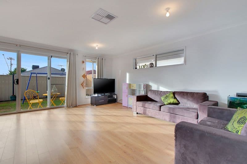 34 Yarr Crescent, Seaford Meadows SA 5169, Seaford Meadows - Thumbnail 4