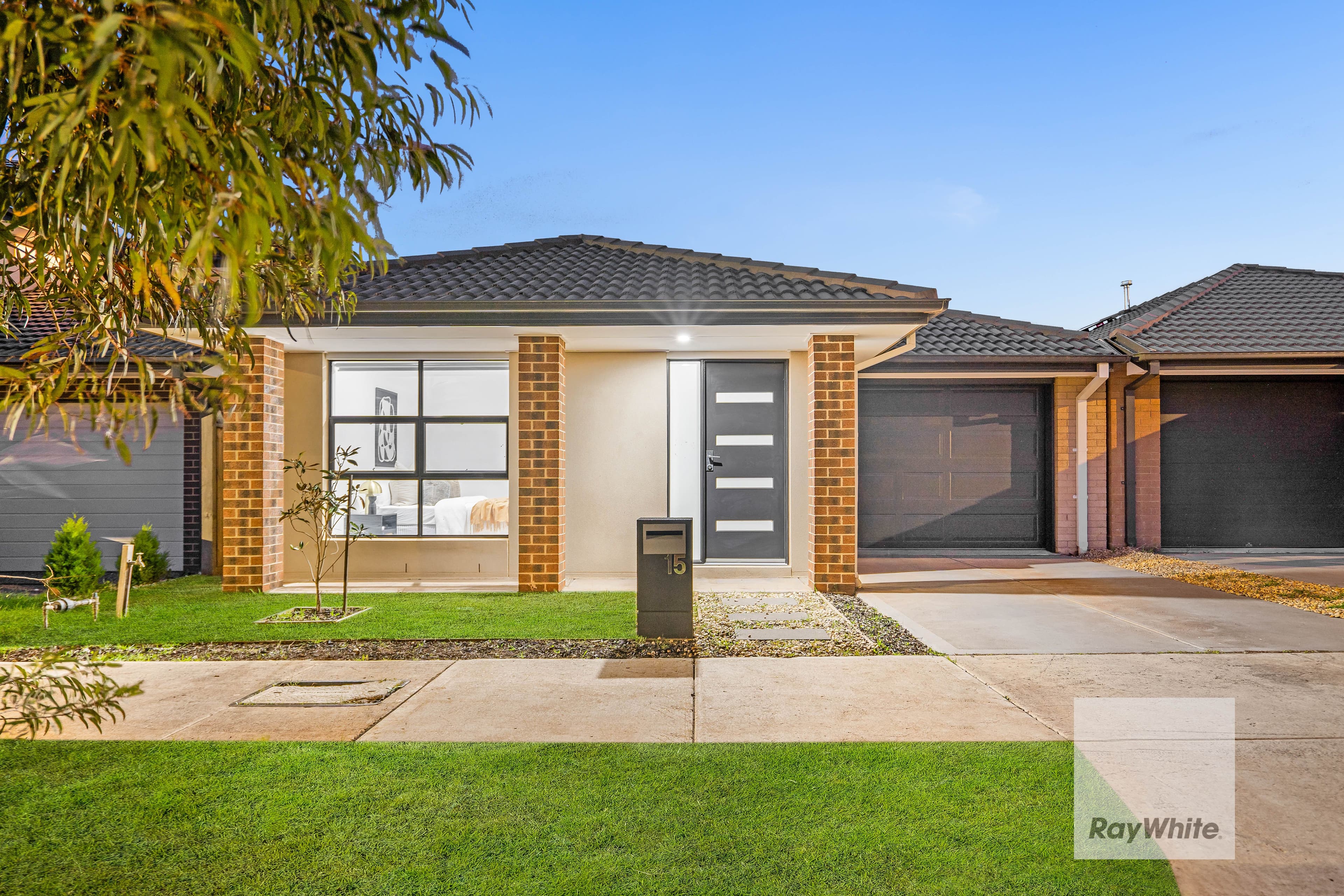 15 Lynwood Drive, THORNHILL PARK VIC 3335, Thornhill Park - Image 1