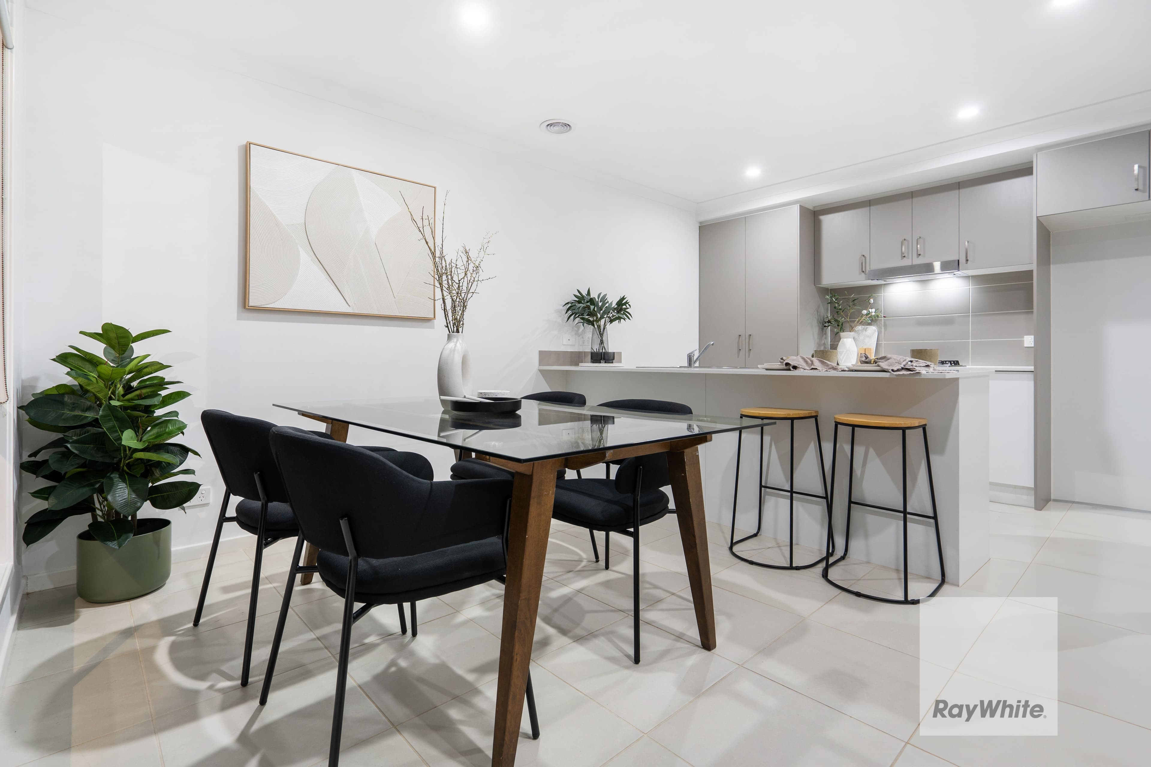15 Lynwood Drive, THORNHILL PARK VIC 3335, Thornhill Park - Thumbnail 4
