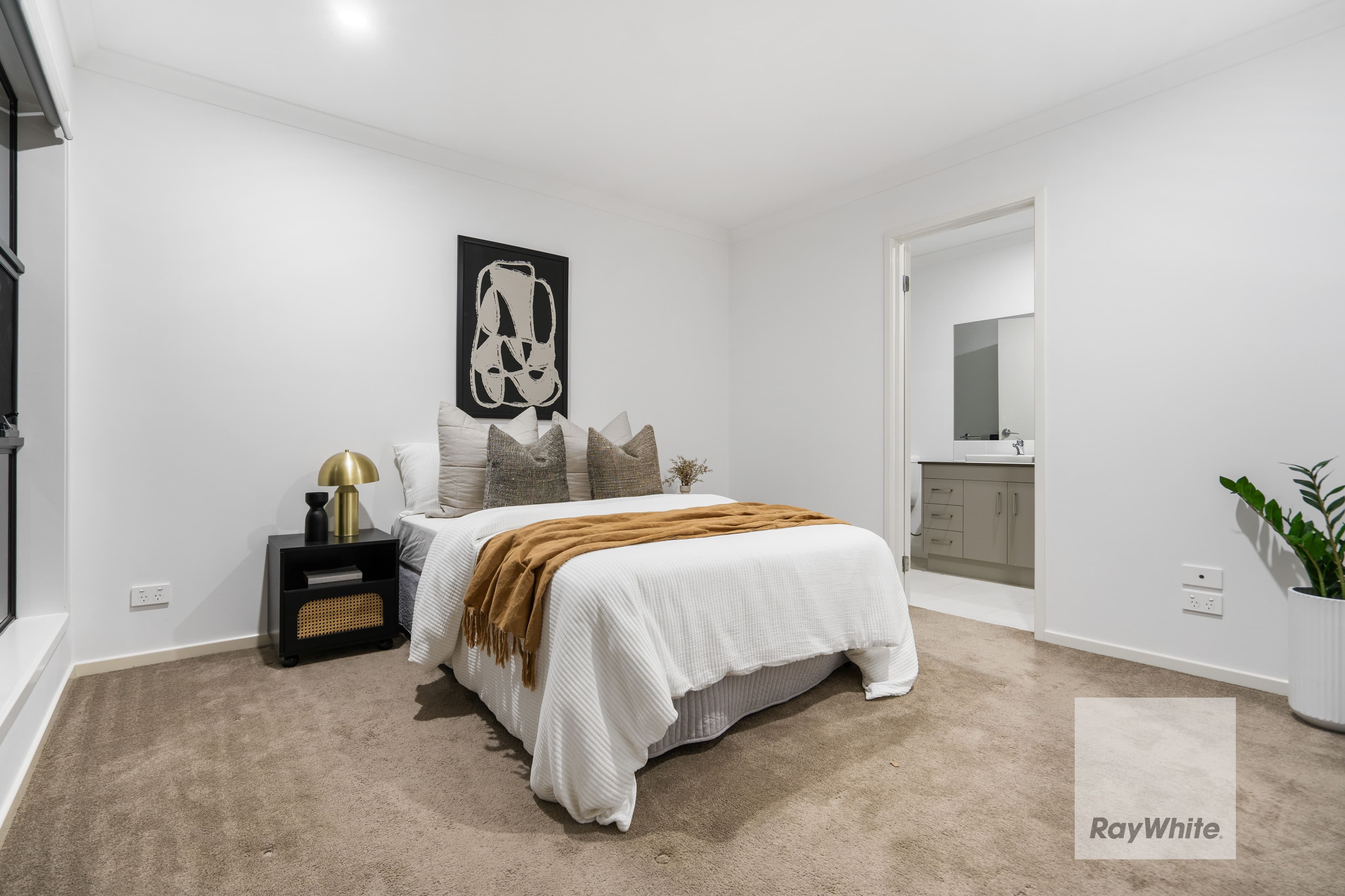 15 Lynwood Drive, THORNHILL PARK VIC 3335, Thornhill Park - Thumbnail 5