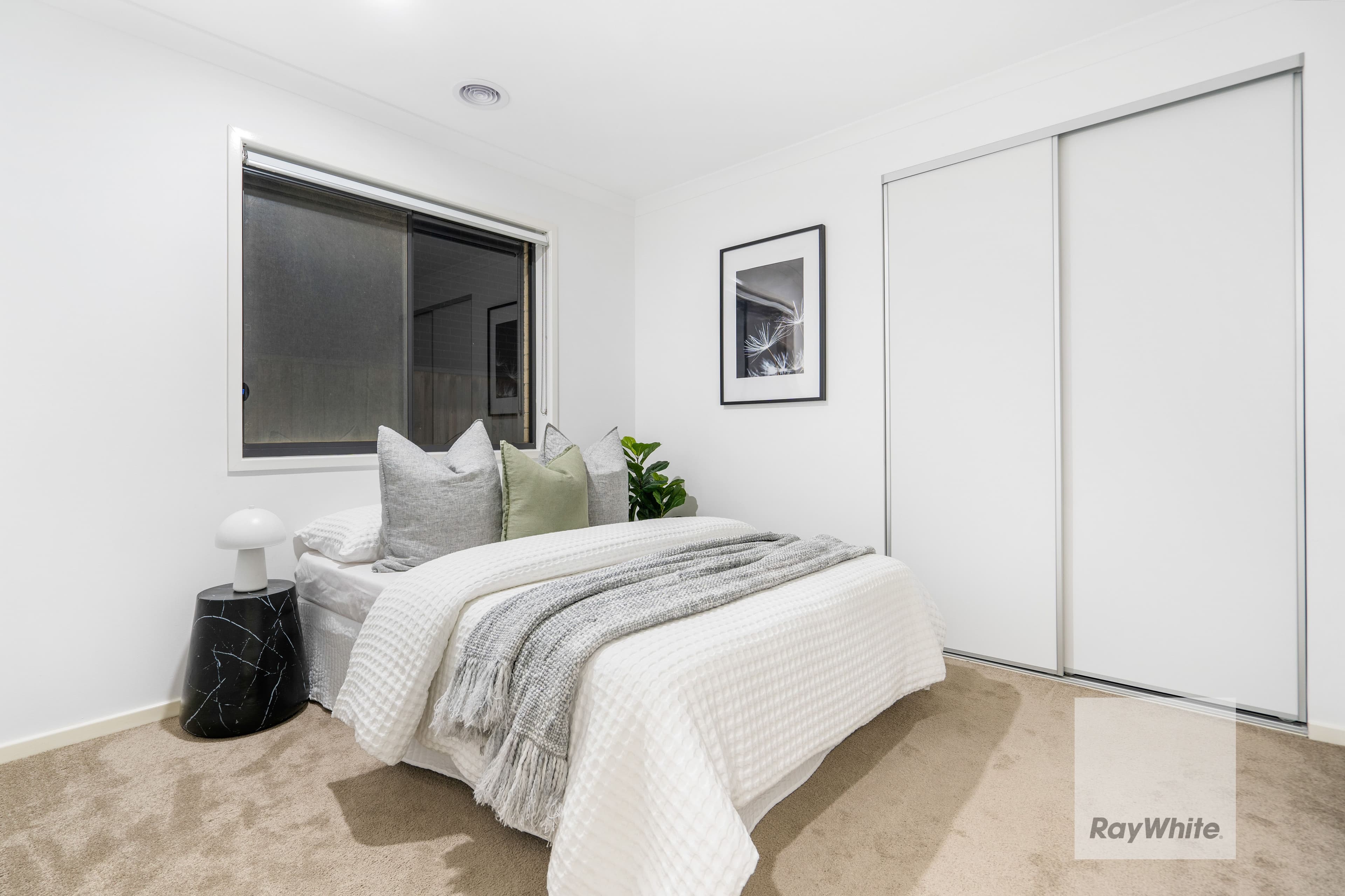 15 Lynwood Drive, THORNHILL PARK VIC 3335, Thornhill Park - Thumbnail 7
