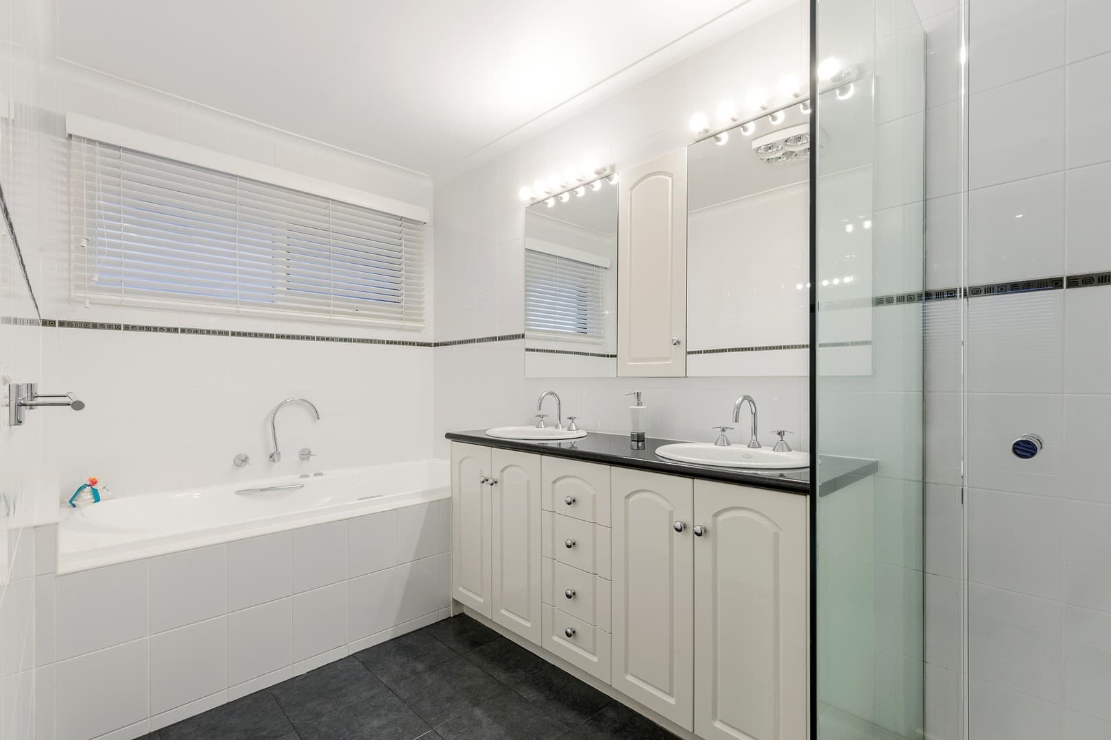 2 Hampden Court, Templestowe, VIC 3106, Templestowe - Thumbnail 6