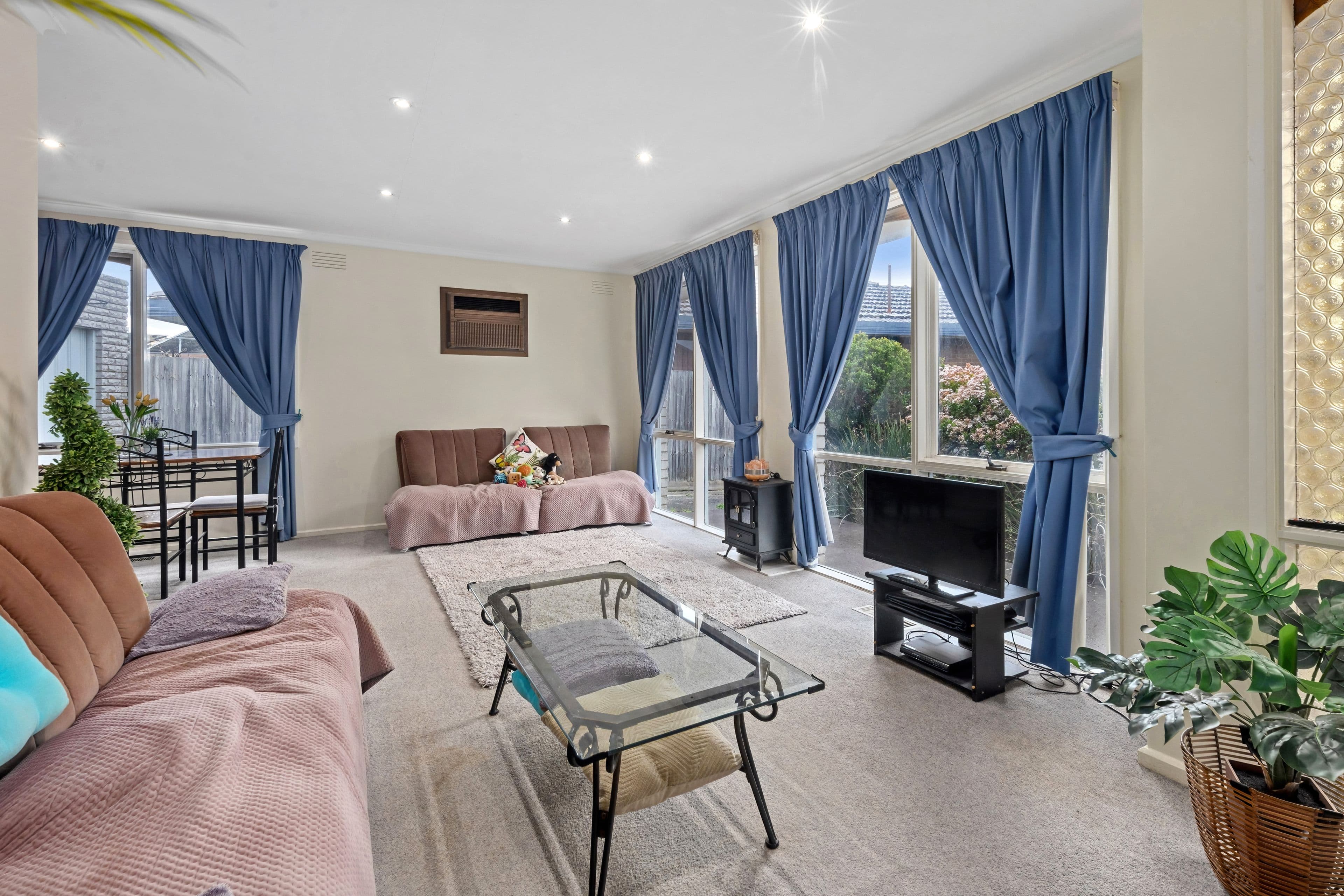 15 Orchid Court, Lalor VIC 3075, Lalor - Thumbnail 2
