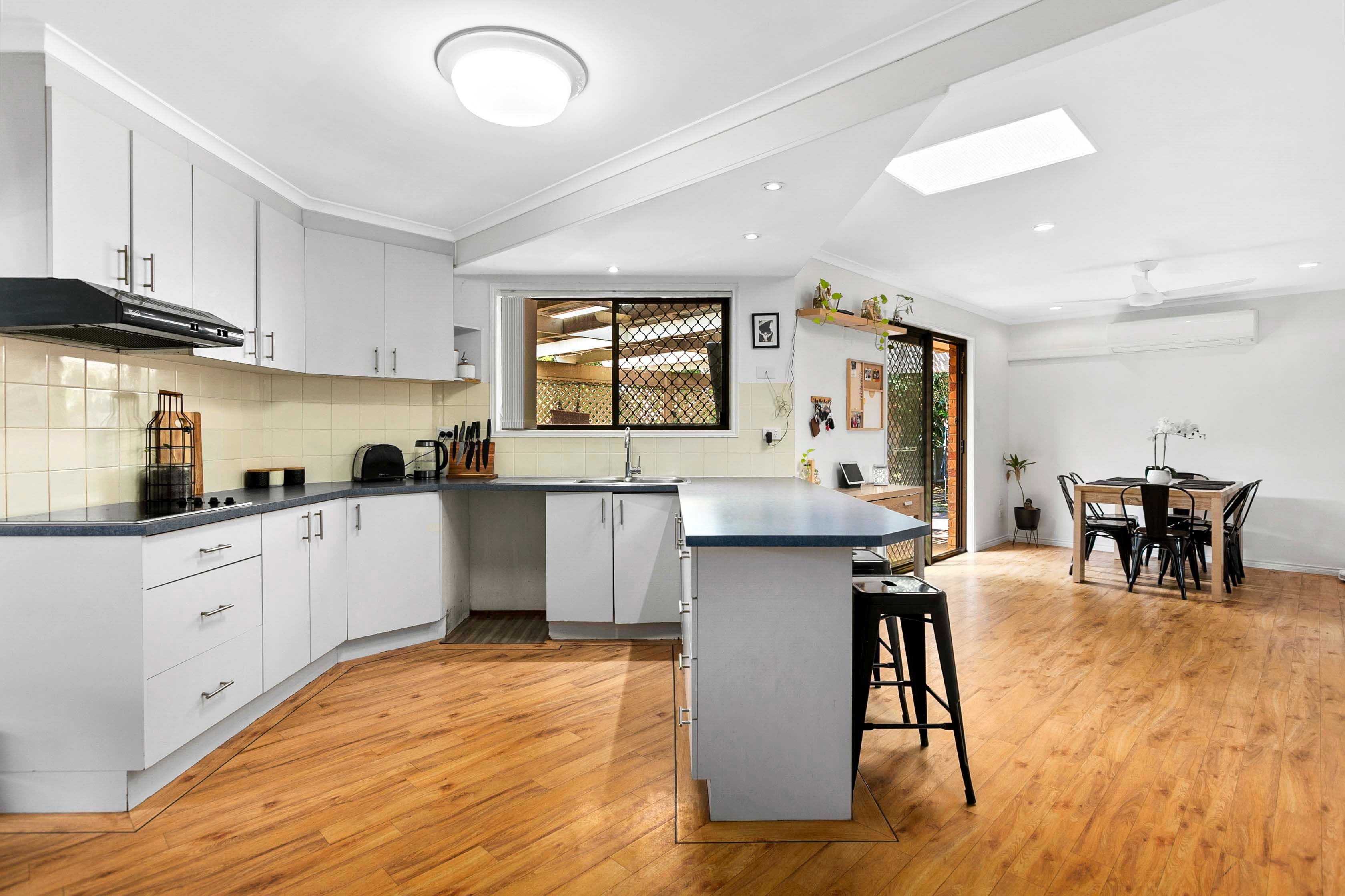 42 Limpus Street, Urangan QLD 4655, Urangan - Thumbnail 4
