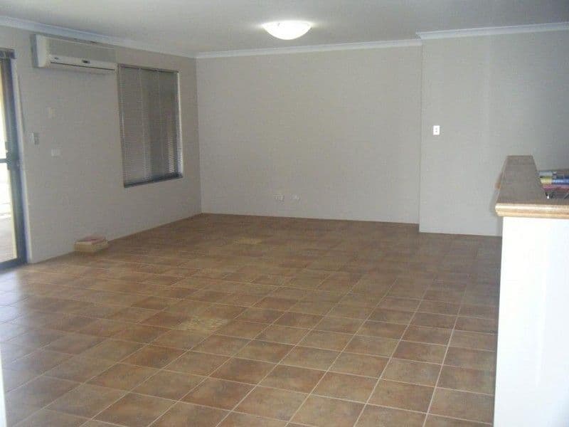 12 Sapphire Brace, AUSTRALIND WA 6233, Australind - Thumbnail 2