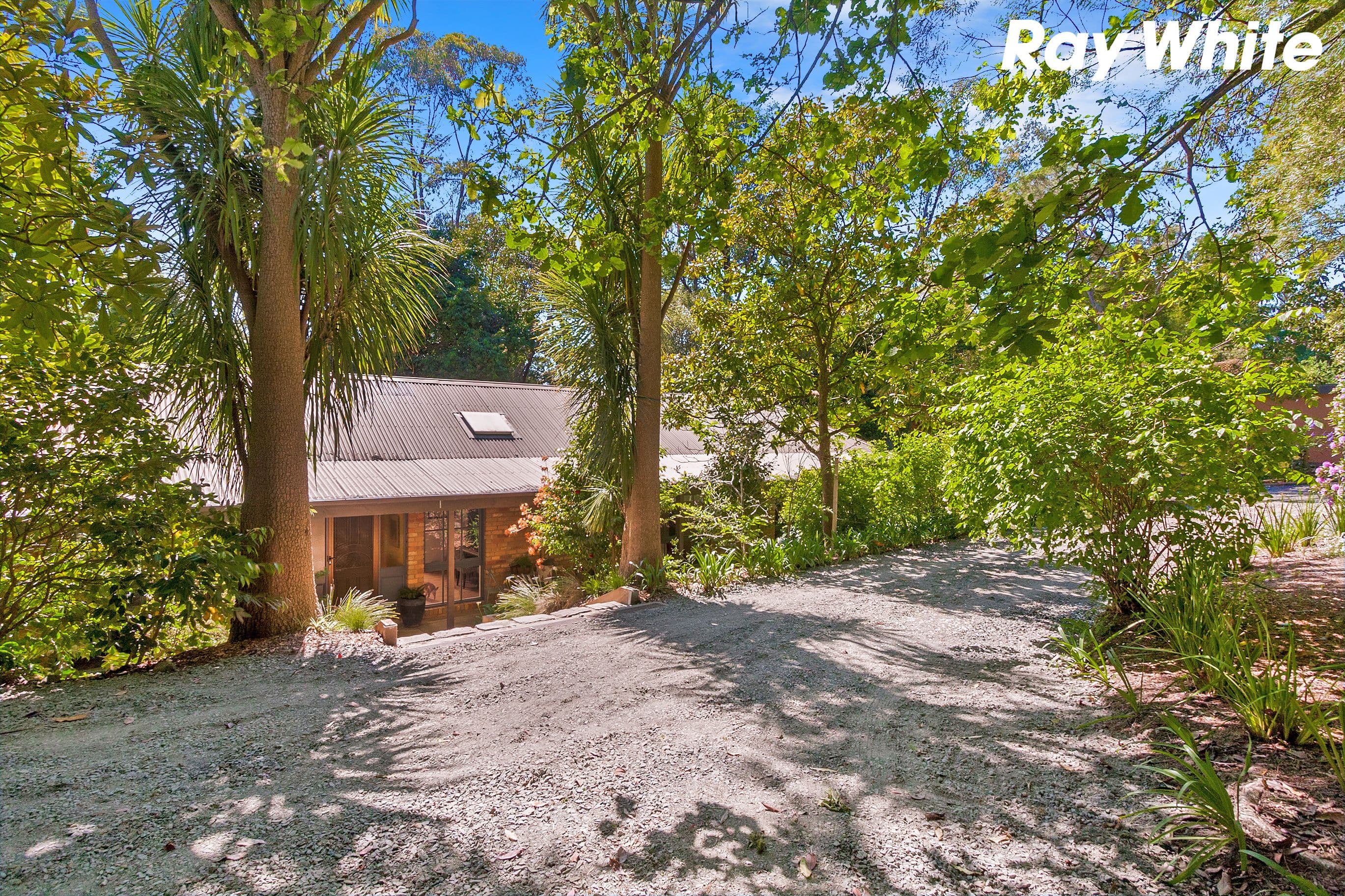 31 First Avenue, Cockatoo VIC 3781, Cockatoo - Thumbnail 2