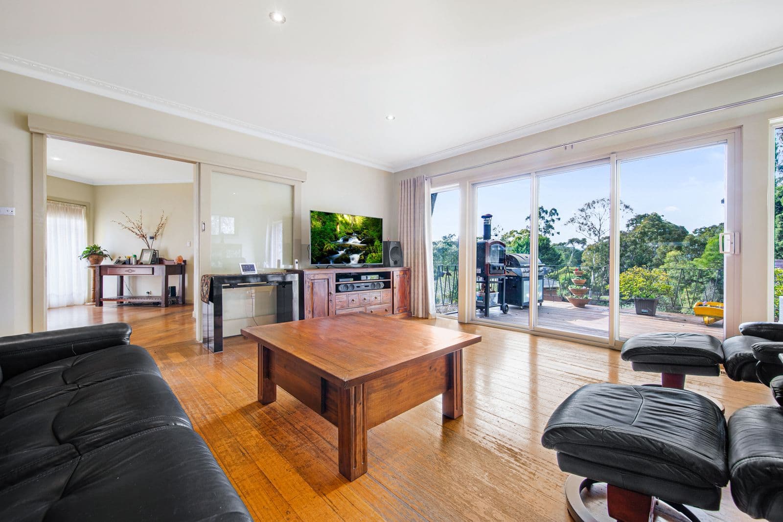 22 Yanigin Drive, Glen Waverley VIC 3150, Glen Waverley - Thumbnail 2