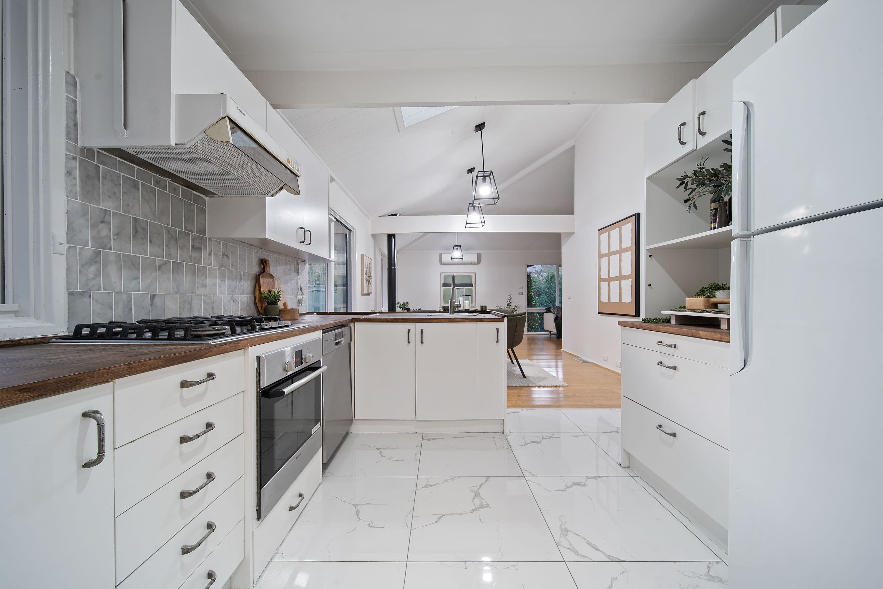 122 Bandjalong Crescent, Aranda ACT 2614, Aranda - Thumbnail 2