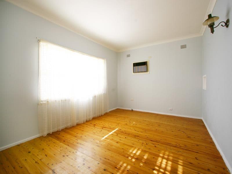 22   Bluebell Road, BARRACK HEIGHTS NSW 2528, Barrack Heights - Thumbnail 2