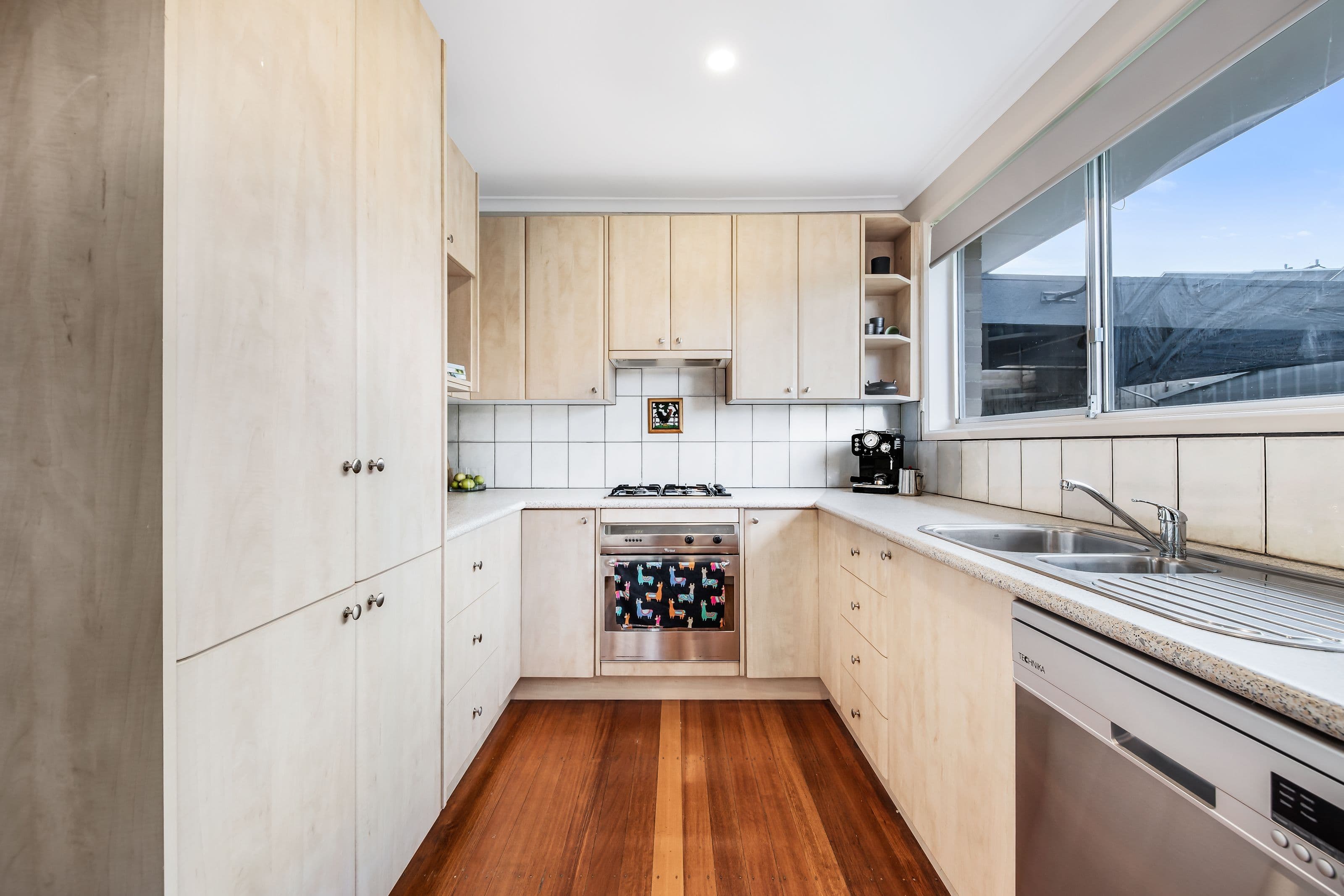 20 Farnham Avenue, Wheelers Hill VIC 3150, Wheelers Hill - Thumbnail 2