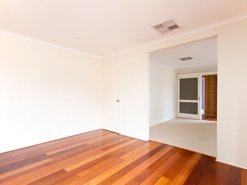 19 Summerlea Road, NARRE WARREN VIC 3805, Narre Warren - Thumbnail 4