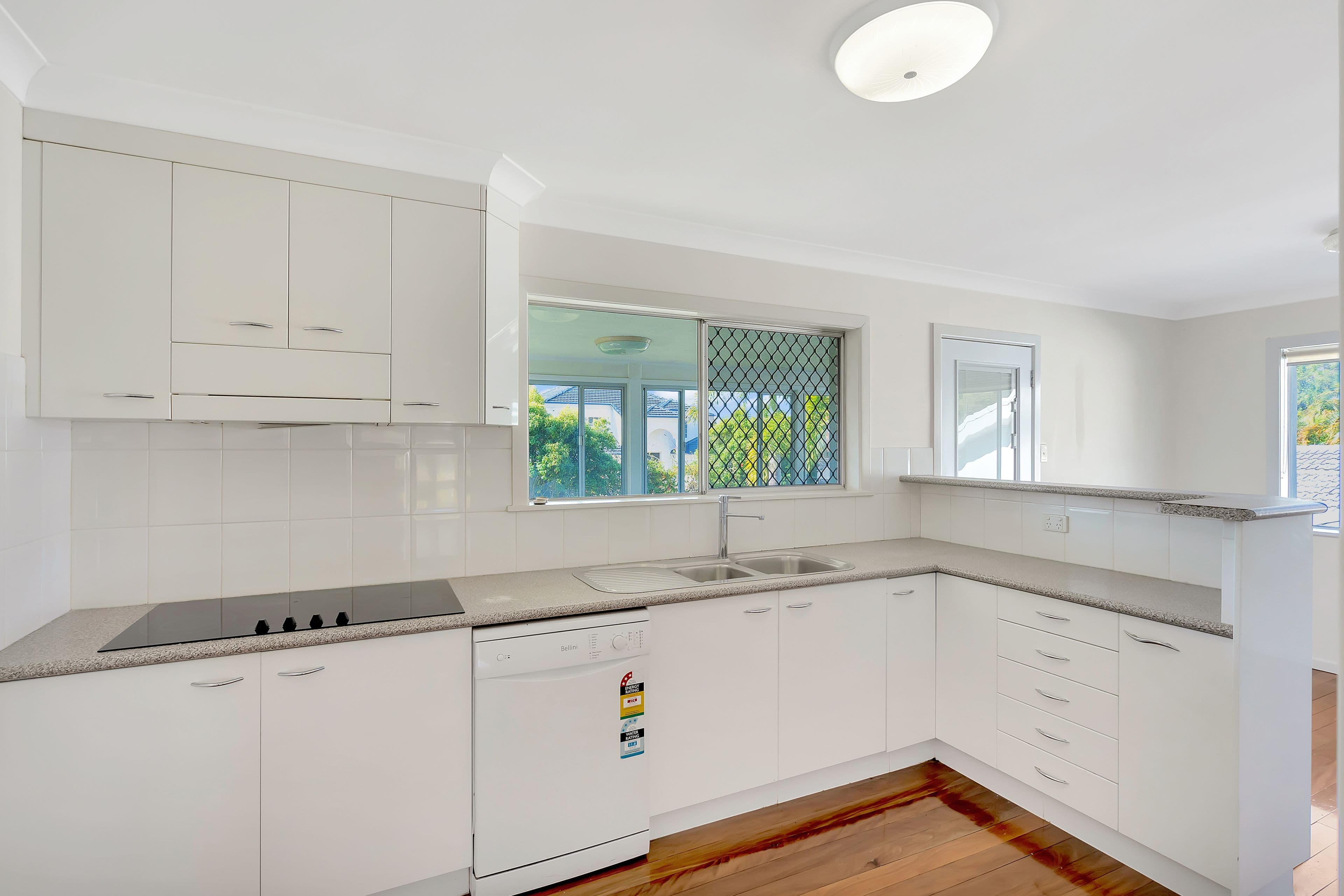 71 Shaw Street, Southport QLD 4215, Southport - Thumbnail 7