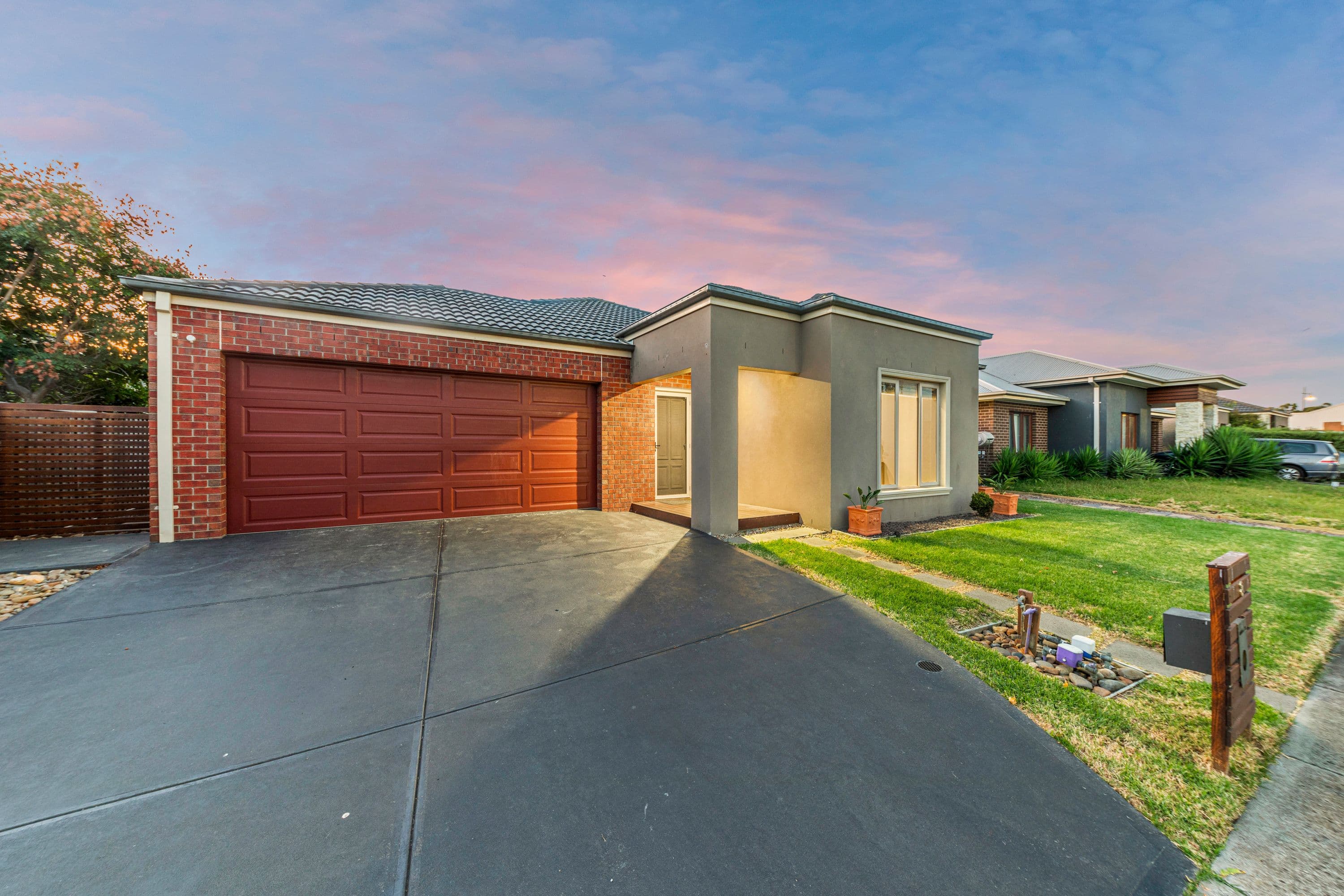 8 Silverleaf Crescent, Officer VIC 3809, Officer - Thumbnail 2