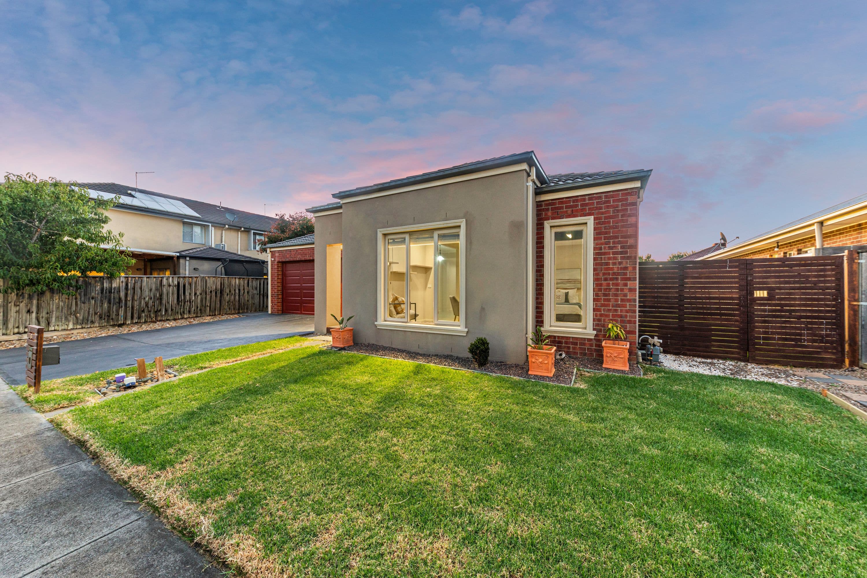 8 Silverleaf Crescent, Officer VIC 3809, Officer - Thumbnail 3