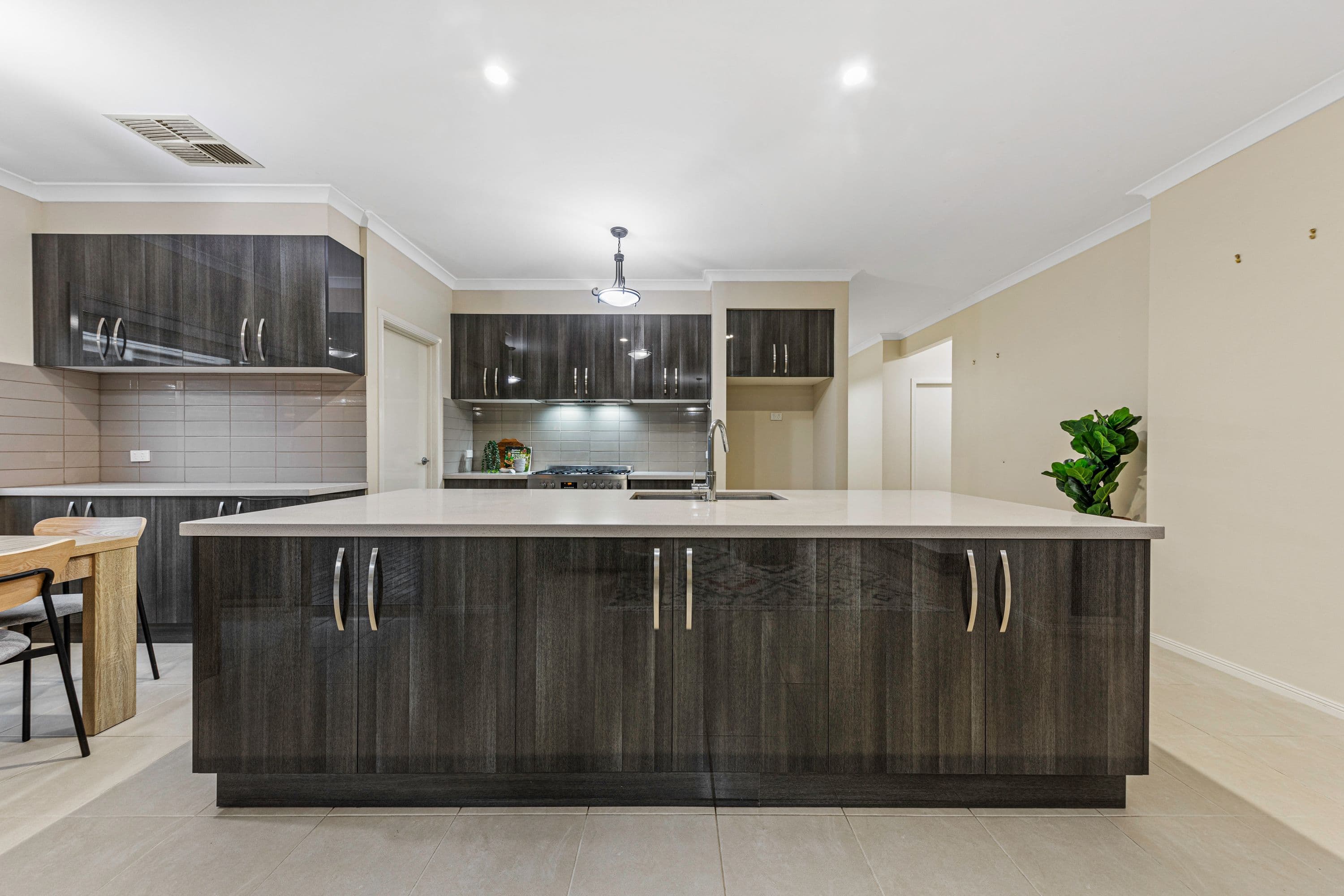 8 Silverleaf Crescent, Officer VIC 3809, Officer - Thumbnail 4