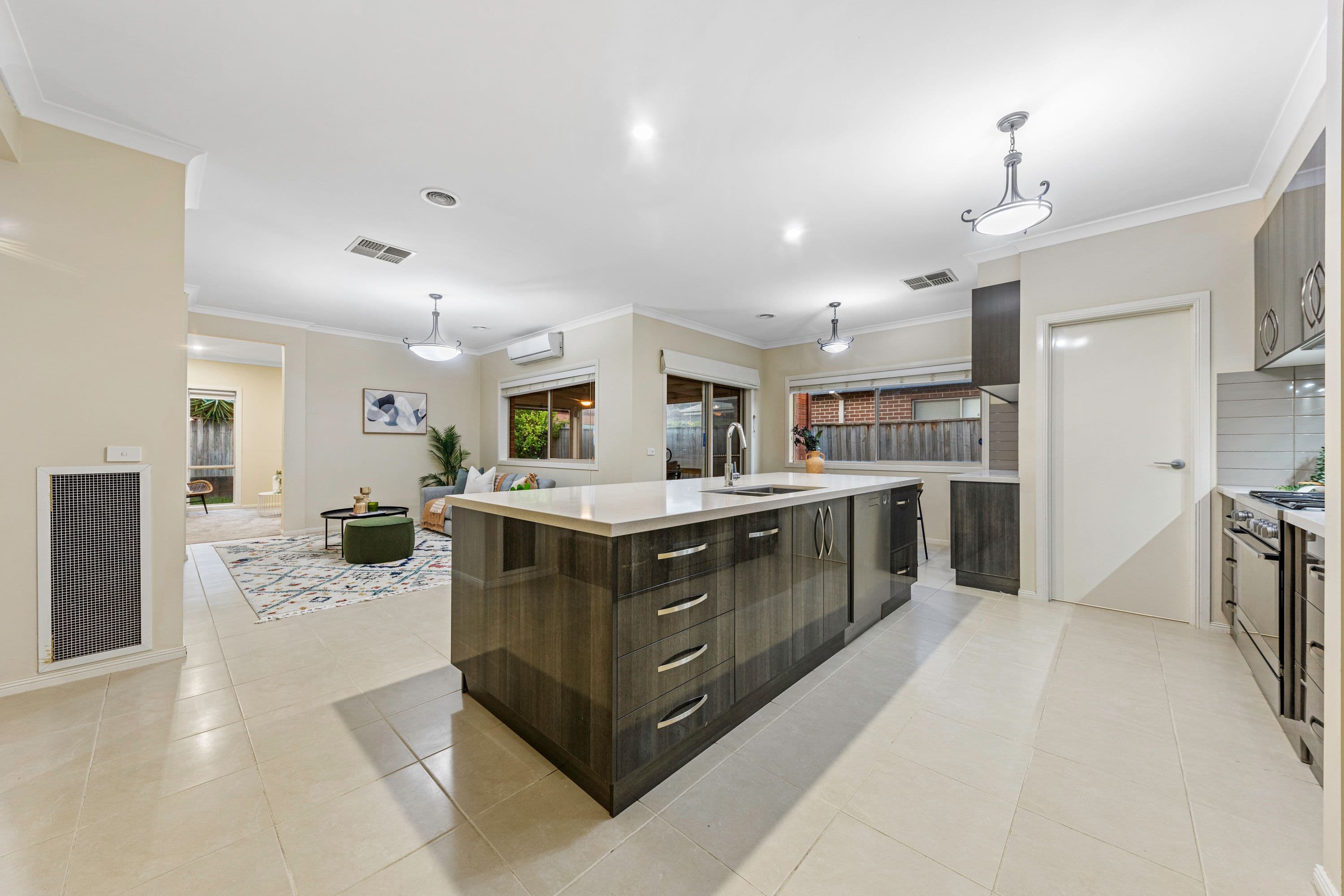 8 Silverleaf Crescent, Officer VIC 3809, Officer - Thumbnail 6