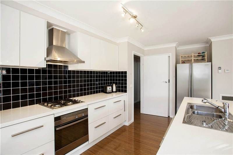 21 Grandlakes Way, LARA VIC 3212, Lara - Thumbnail 2