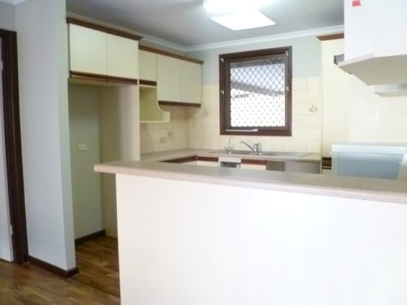 42 Fuller Crescent, Elizabeth East - Thumbnail 2