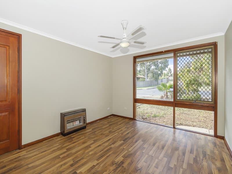42 Fuller Crescent, Elizabeth East - Thumbnail 3