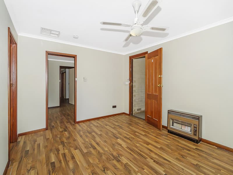 42 Fuller Crescent, Elizabeth East - Thumbnail 5