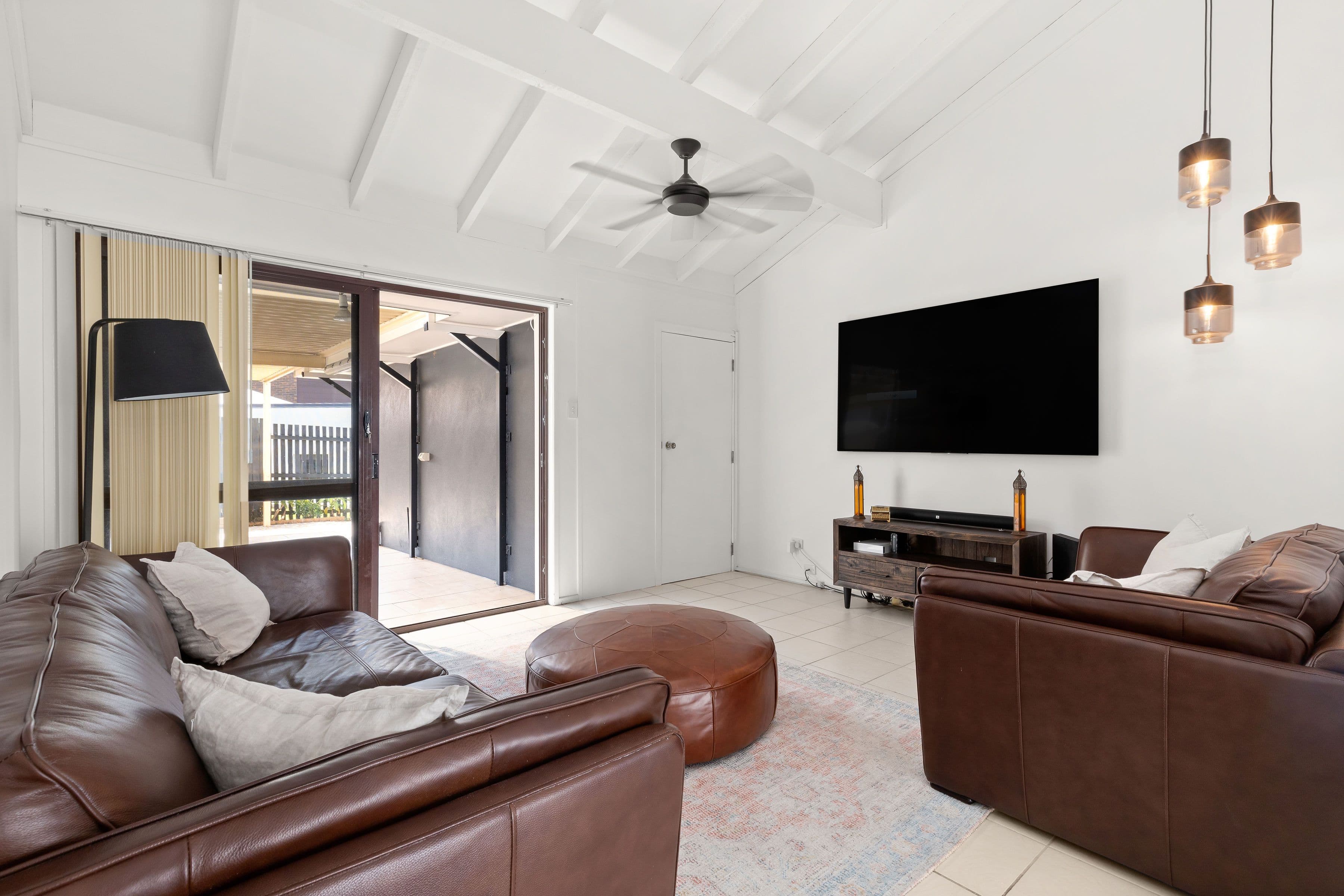 18 Whites Road, Chermside West QLD 4032, Chermside West - Thumbnail 3
