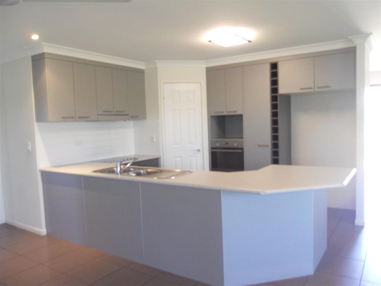 7 Lorikeet Court, GRACEMERE QLD 4702, Gracemere - Thumbnail 2