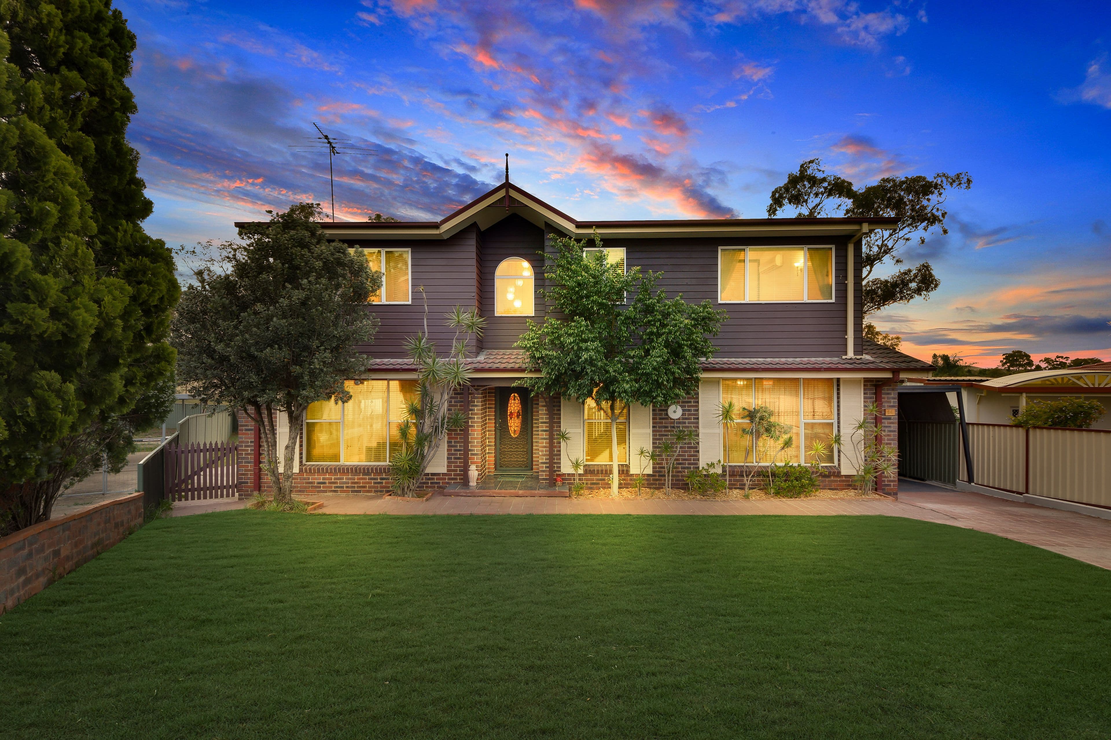 14 Clovelly Place, Woodbine - Image 1