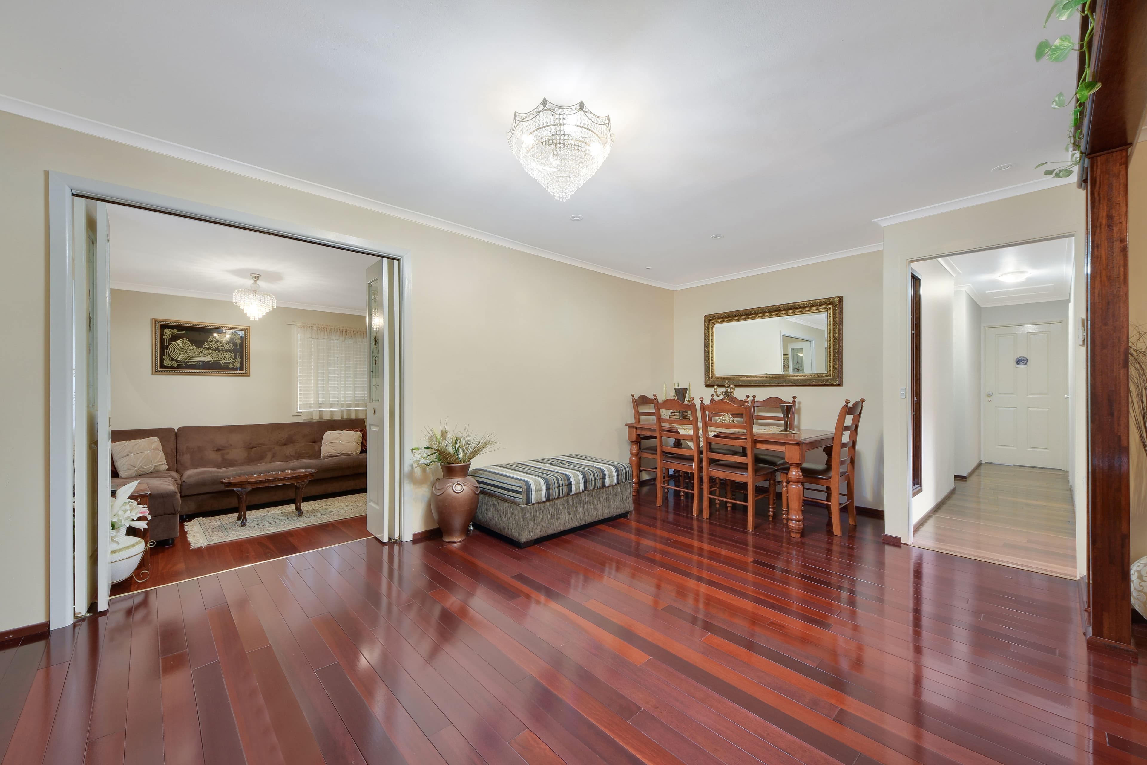 14 Clovelly Place, Woodbine - Thumbnail 5