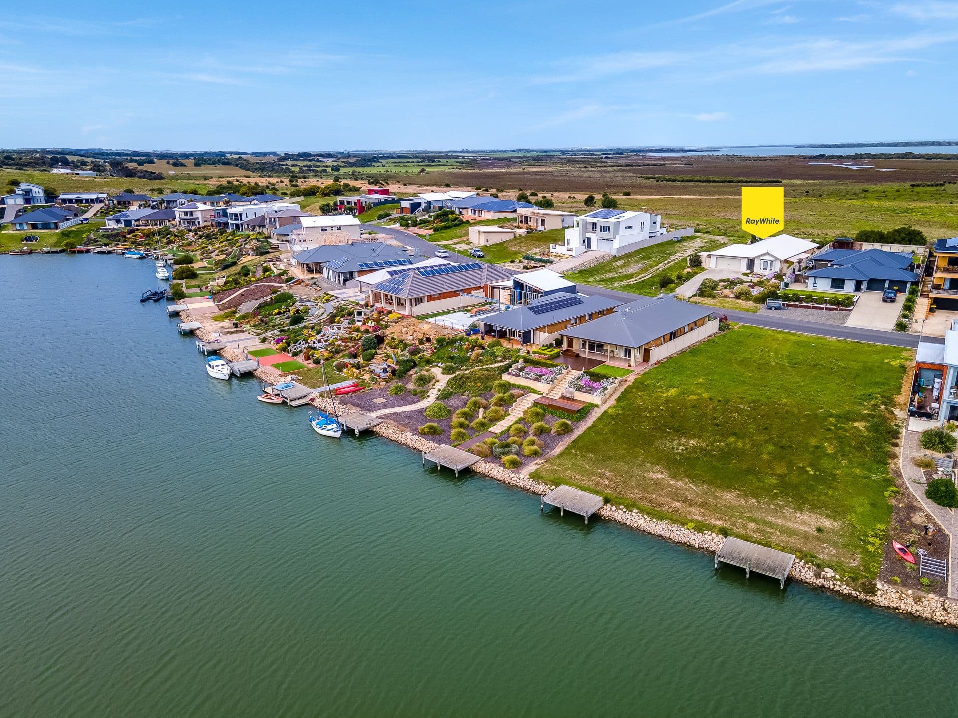 162 Excelsior Parade, Hindmarsh Island SA 5214, Hindmarsh Island - Thumbnail 4