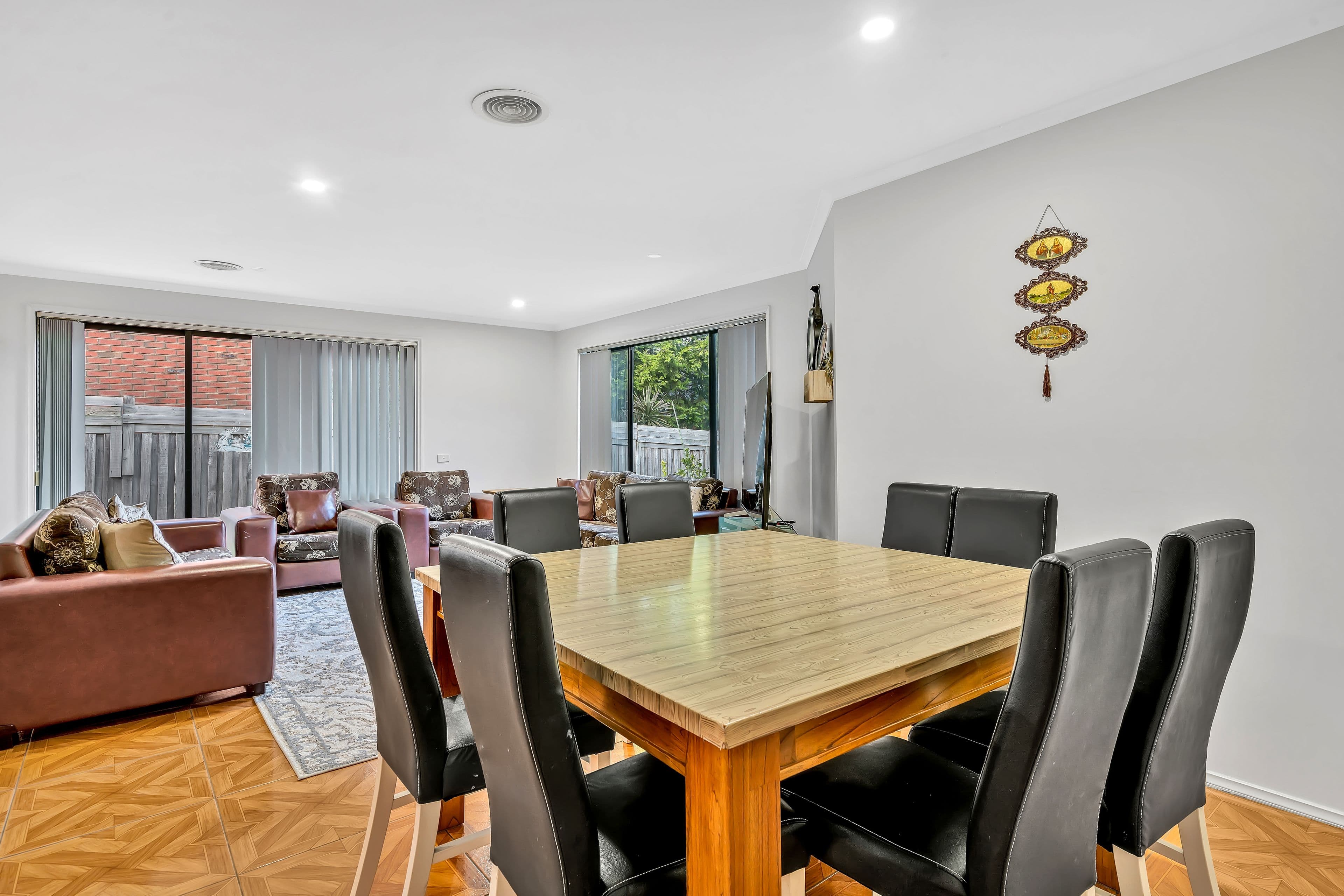 20 Southern Cross Drive, Roxburgh Park VIC 3064, Roxburgh Park - Thumbnail 3