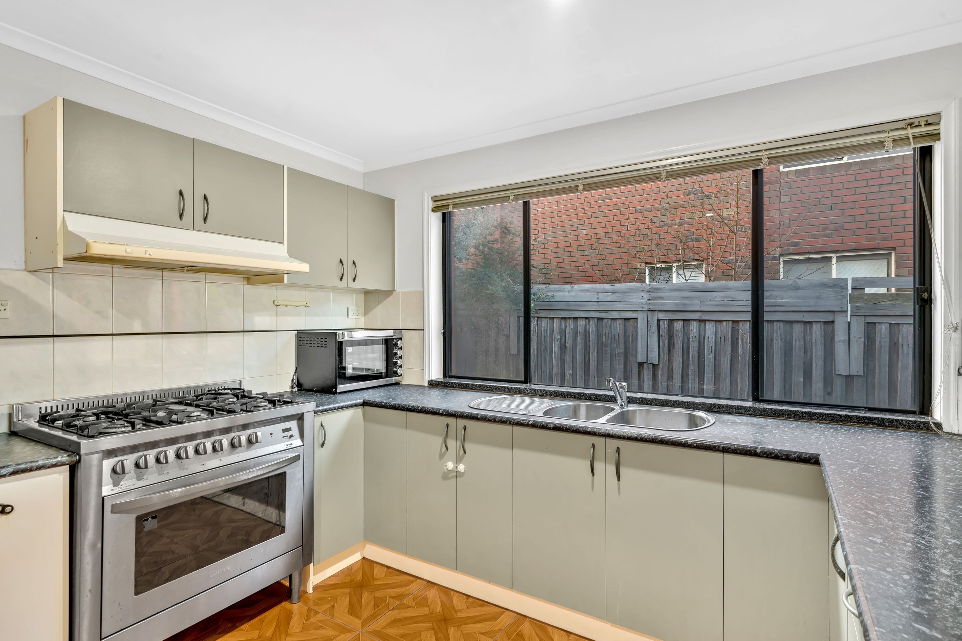 20 Southern Cross Drive, Roxburgh Park VIC 3064, Roxburgh Park - Thumbnail 5