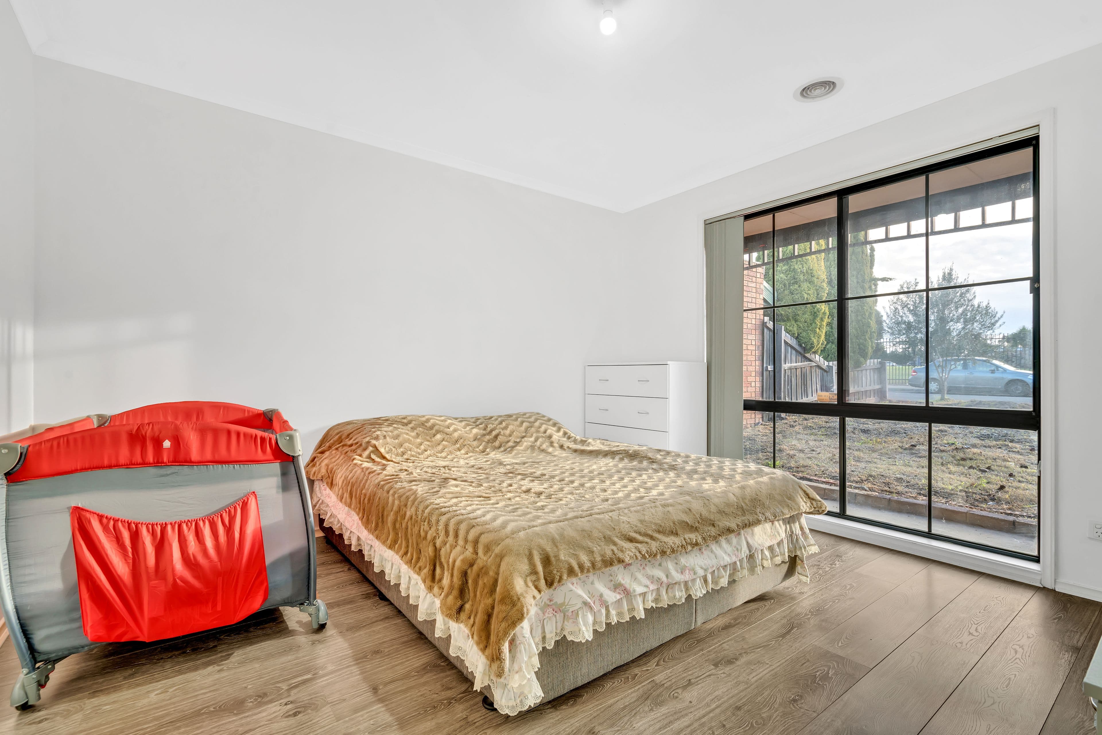 20 Southern Cross Drive, Roxburgh Park VIC 3064, Roxburgh Park - Thumbnail 6