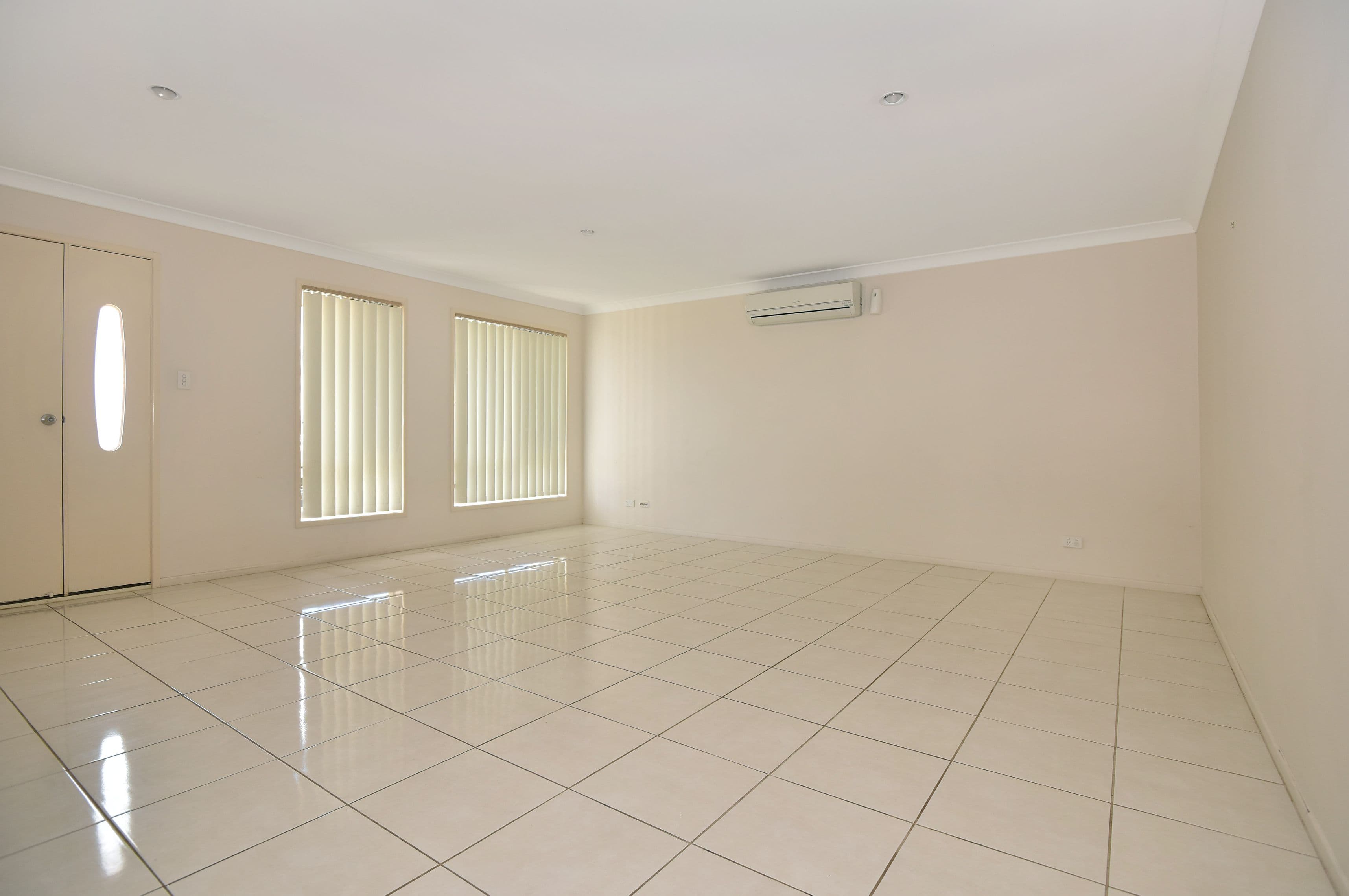 4 Cuttaburra Crescent, Glenvale QLD 4350, Glenvale - Thumbnail 2