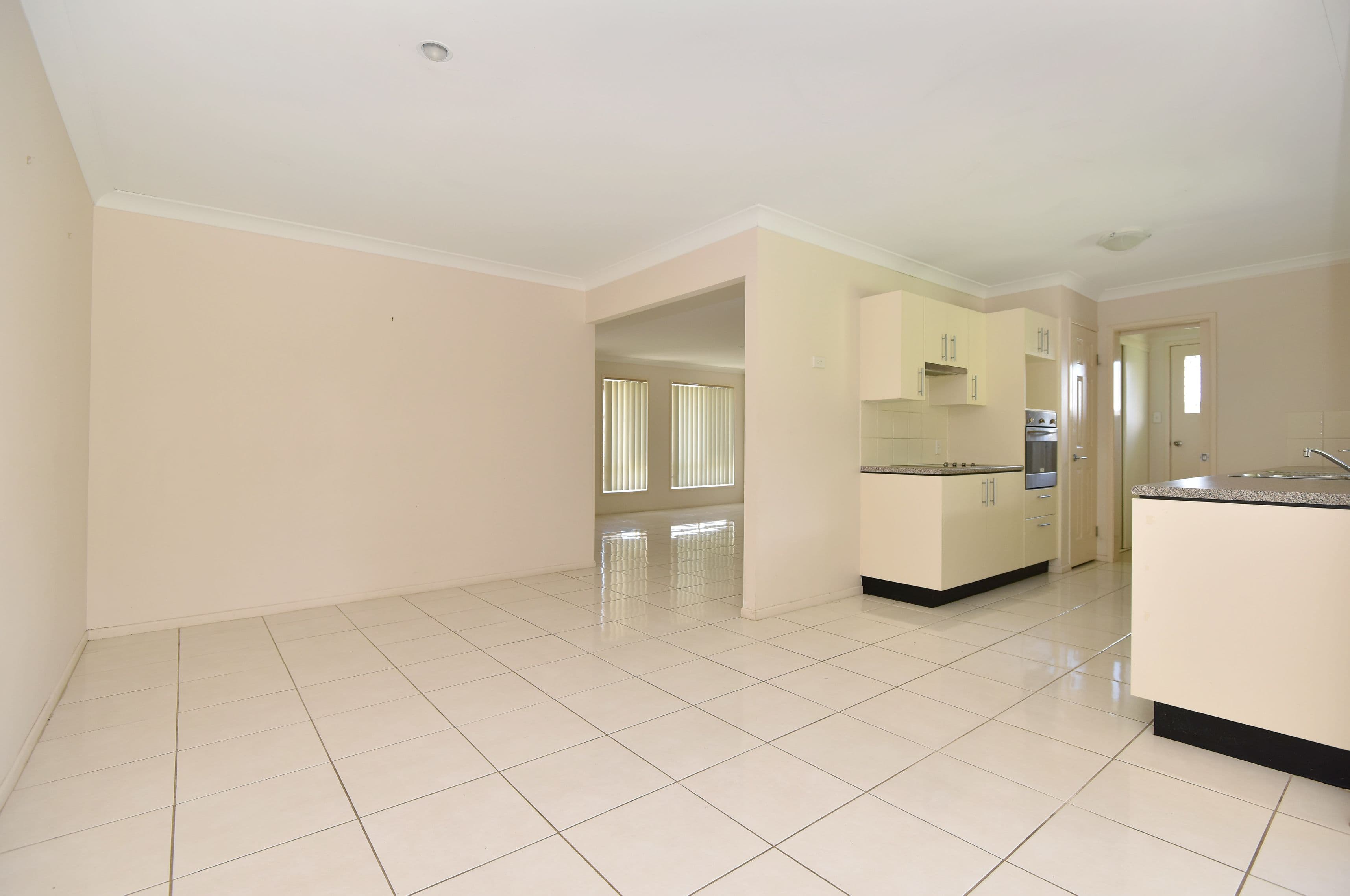 4 Cuttaburra Crescent, Glenvale QLD 4350, Glenvale - Thumbnail 5