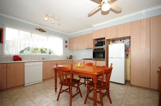 24 Swinburne Avenue, MOOROOLBARK VIC 3138, Mooroolbark - Thumbnail 3