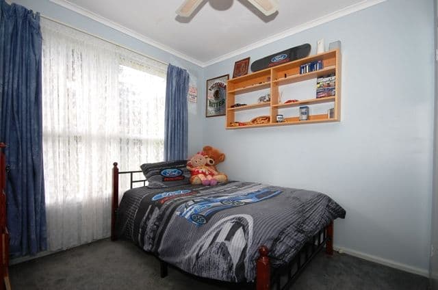 24 Swinburne Avenue, MOOROOLBARK VIC 3138, Mooroolbark - Thumbnail 4