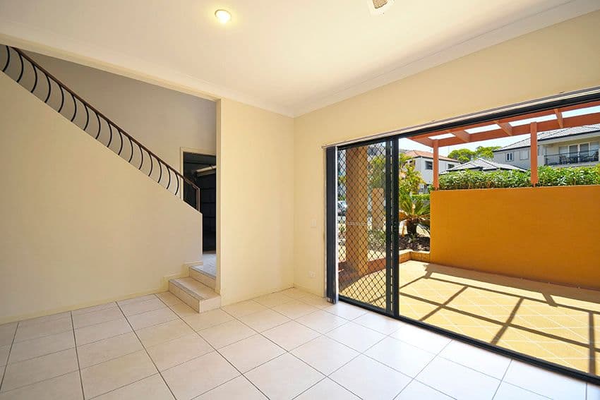 16 Belmont Drive, VARSITY LAKES QLD 4227, Varsity Lakes - Thumbnail 4