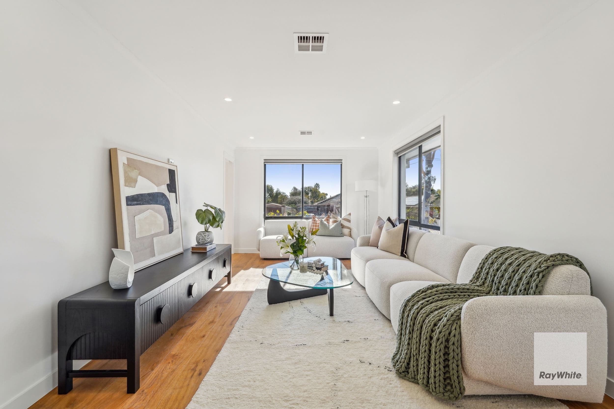 17 Roberts Avenue, Hoppers Crossing VIC 3029, Hoppers Crossing - Thumbnail 2