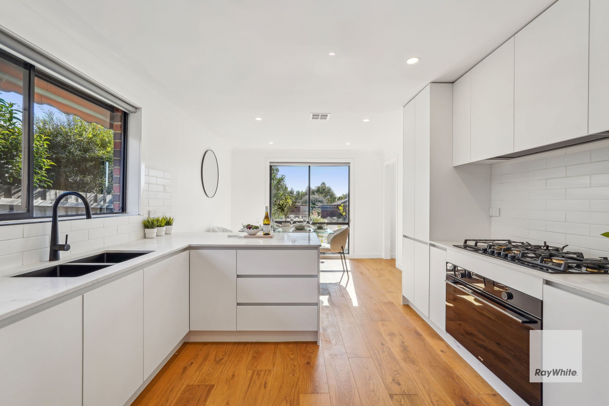 17 Roberts Avenue, Hoppers Crossing VIC 3029, Hoppers Crossing - Thumbnail 3