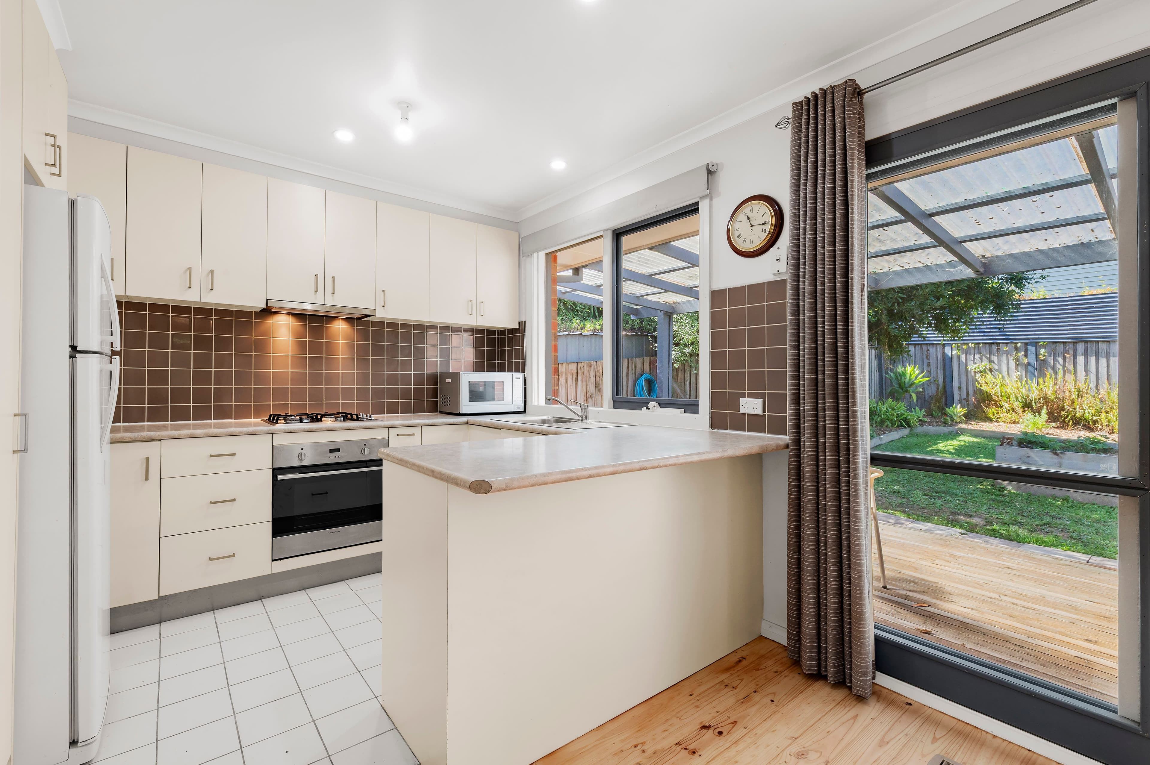 16 Hinkler Avenue, Macleod VIC 3085, Macleod - Thumbnail 5