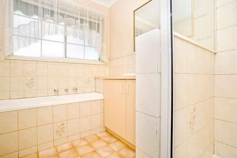 28 Cameron Crescent, LARA VIC 3212, Lara - Thumbnail 5