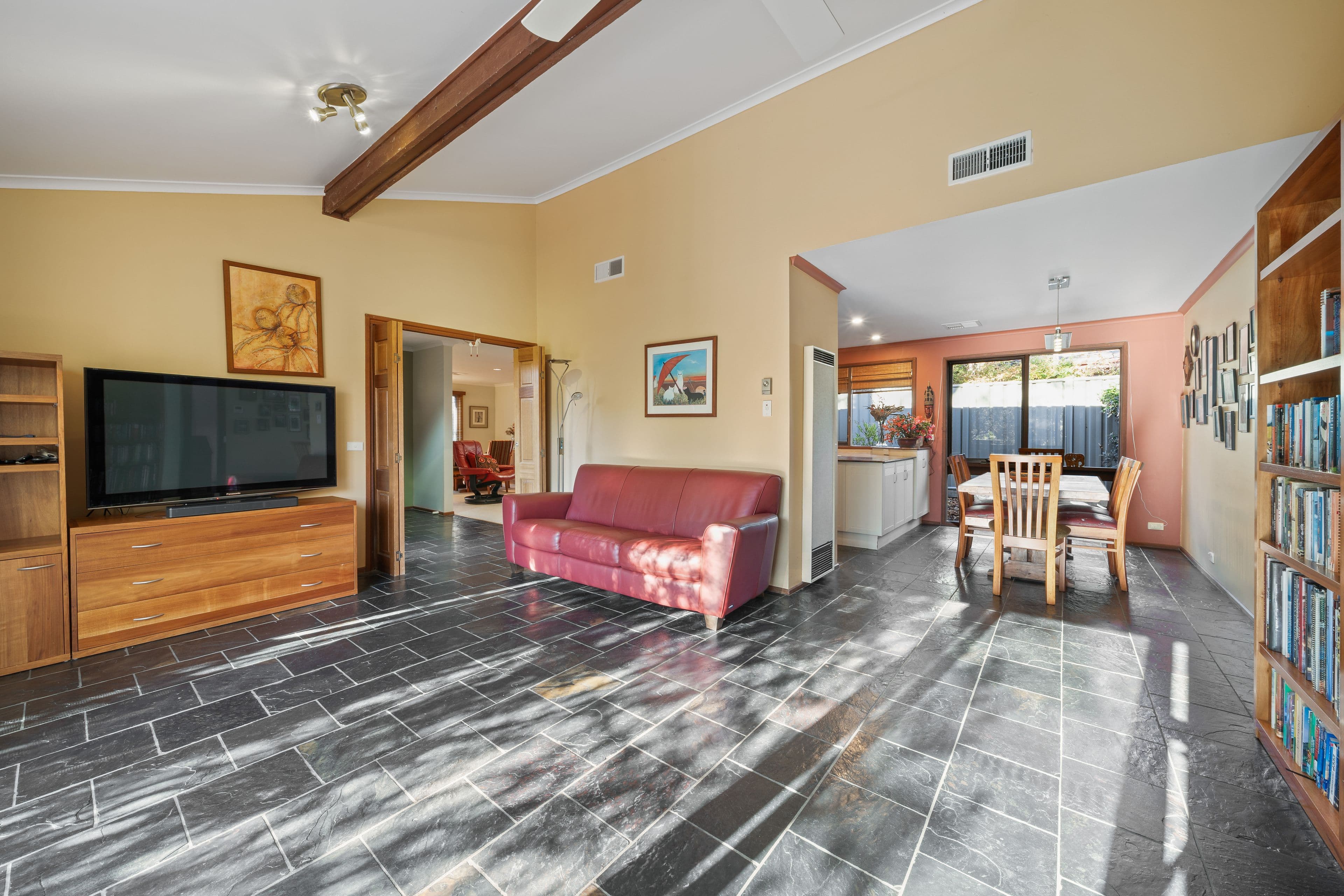 5 Peeler Place, Gowrie ACT 2904, Gowrie - Thumbnail 5