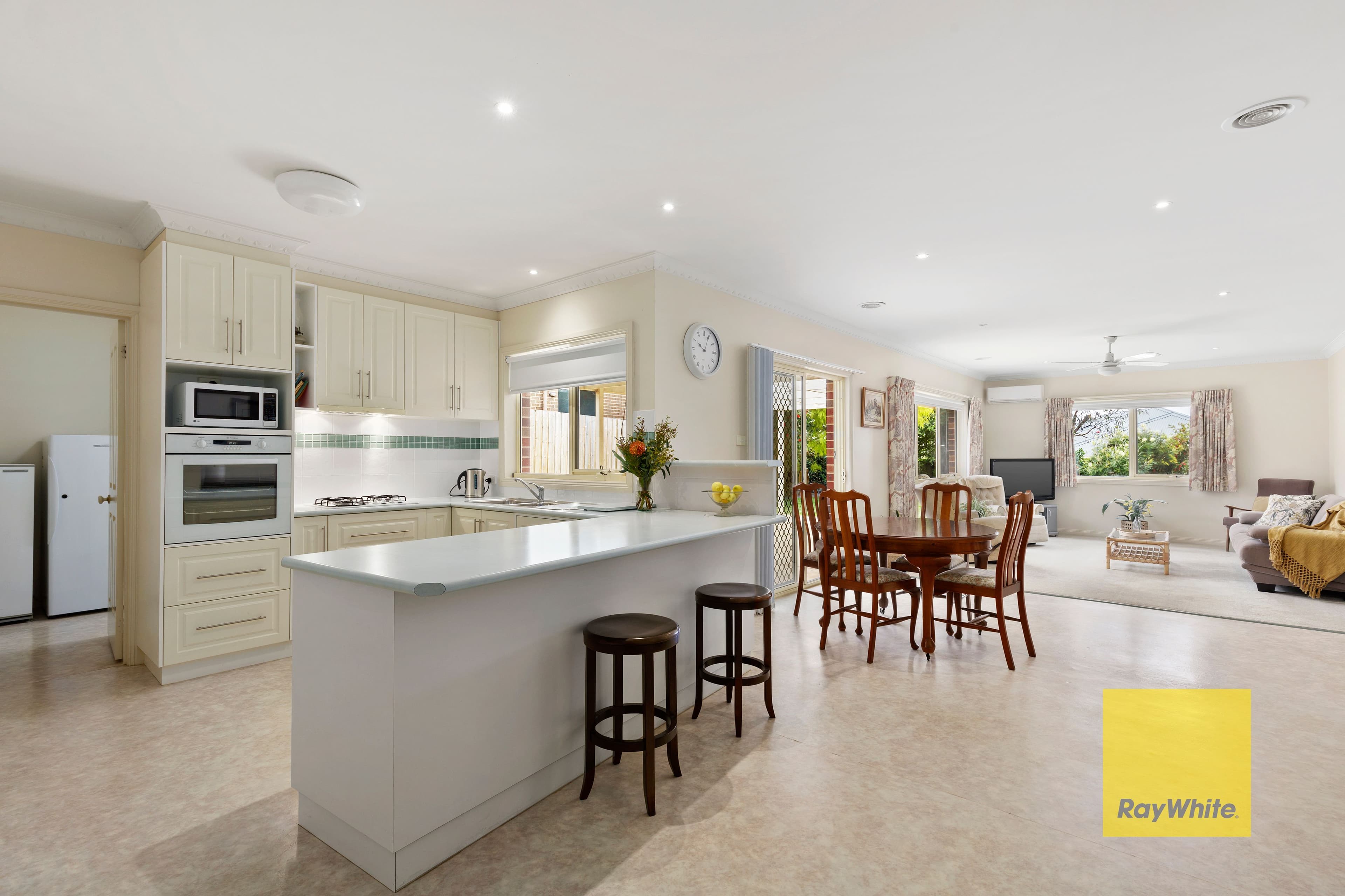 28 Molesworth Drive, Highton VIC 3216, Highton - Thumbnail 3