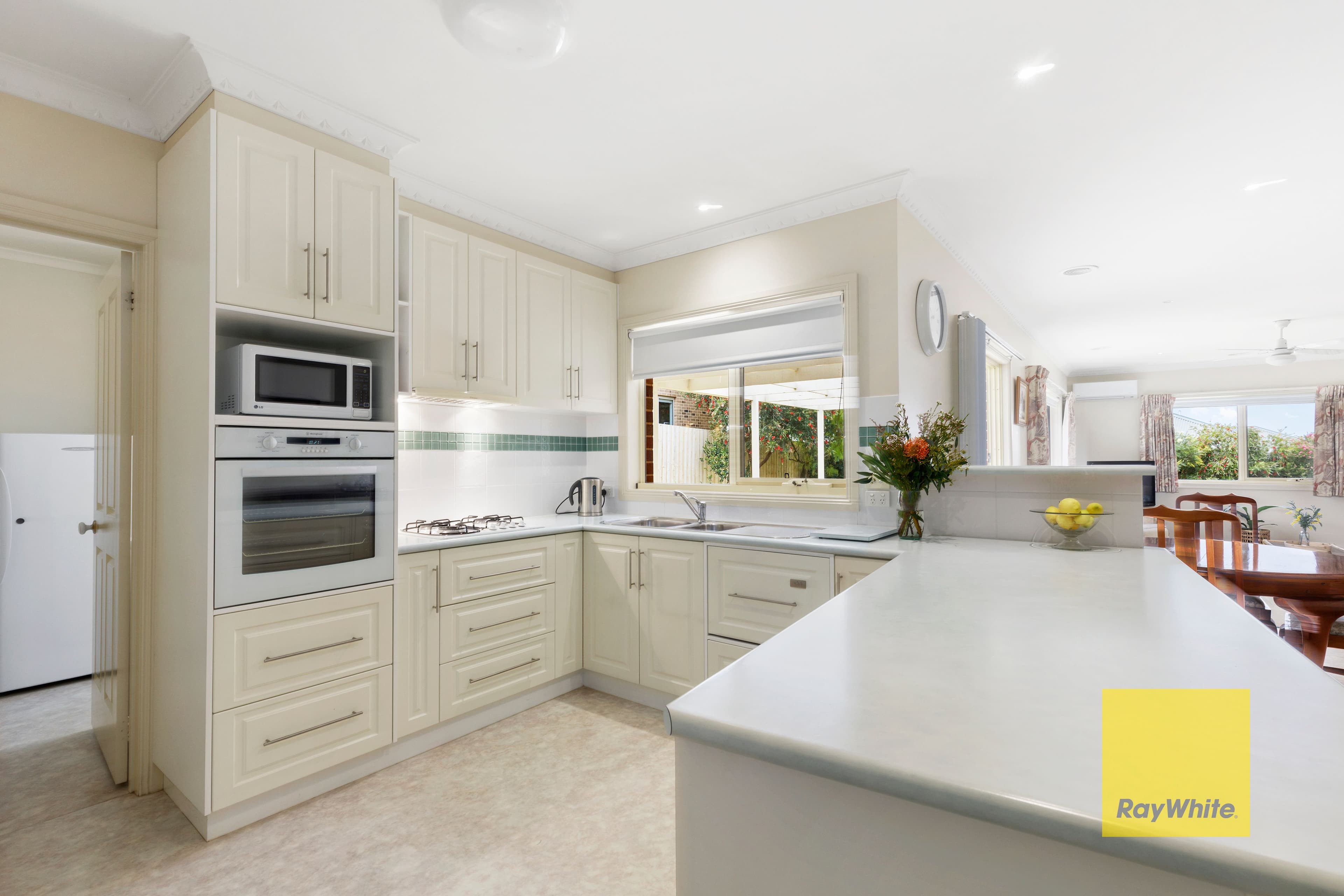 28 Molesworth Drive, Highton VIC 3216, Highton - Thumbnail 4
