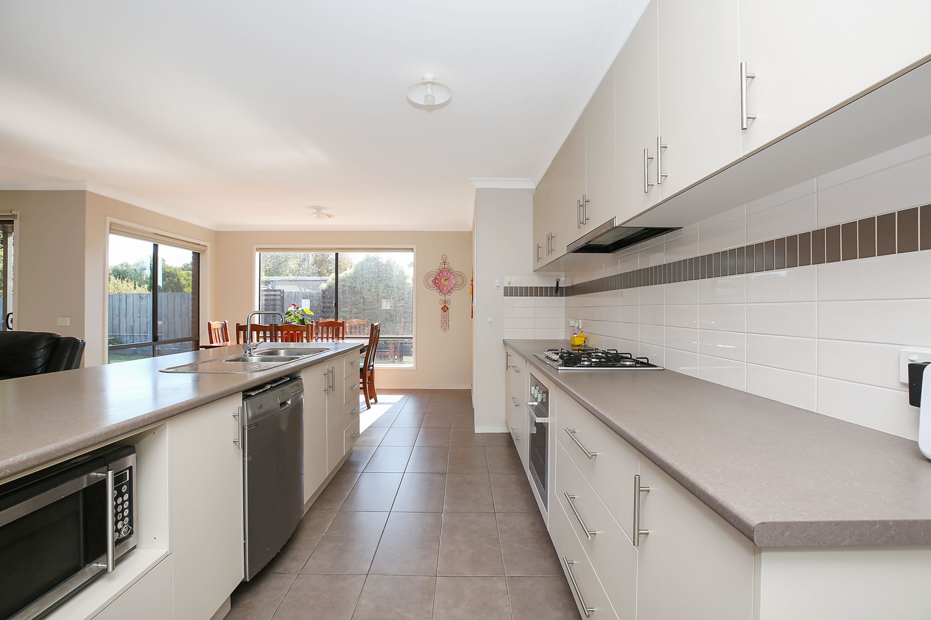 75 Polwarth Street South, Colac VIC 3250, Colac - Thumbnail 4