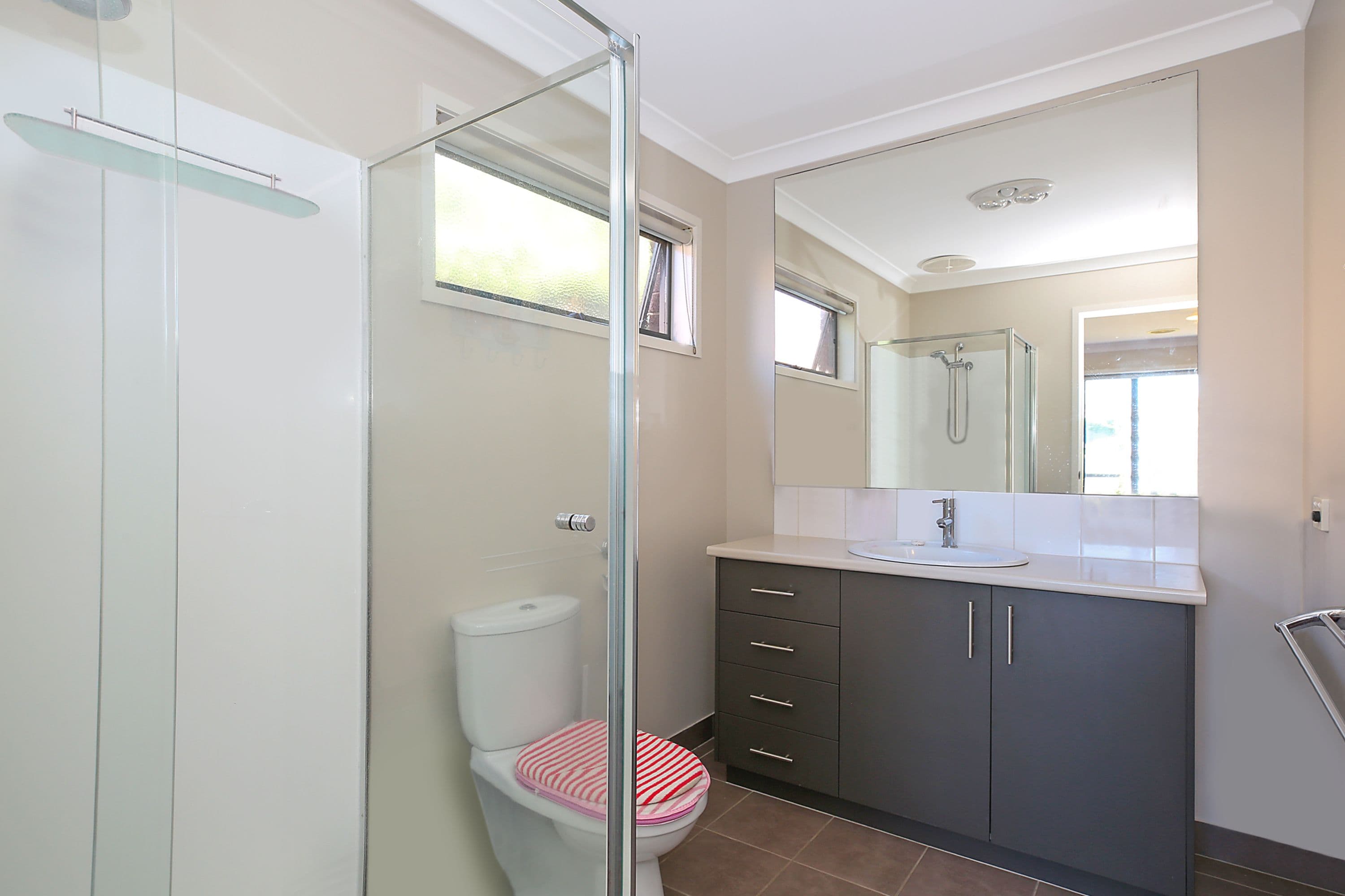 75 Polwarth Street South, Colac VIC 3250, Colac - Thumbnail 8