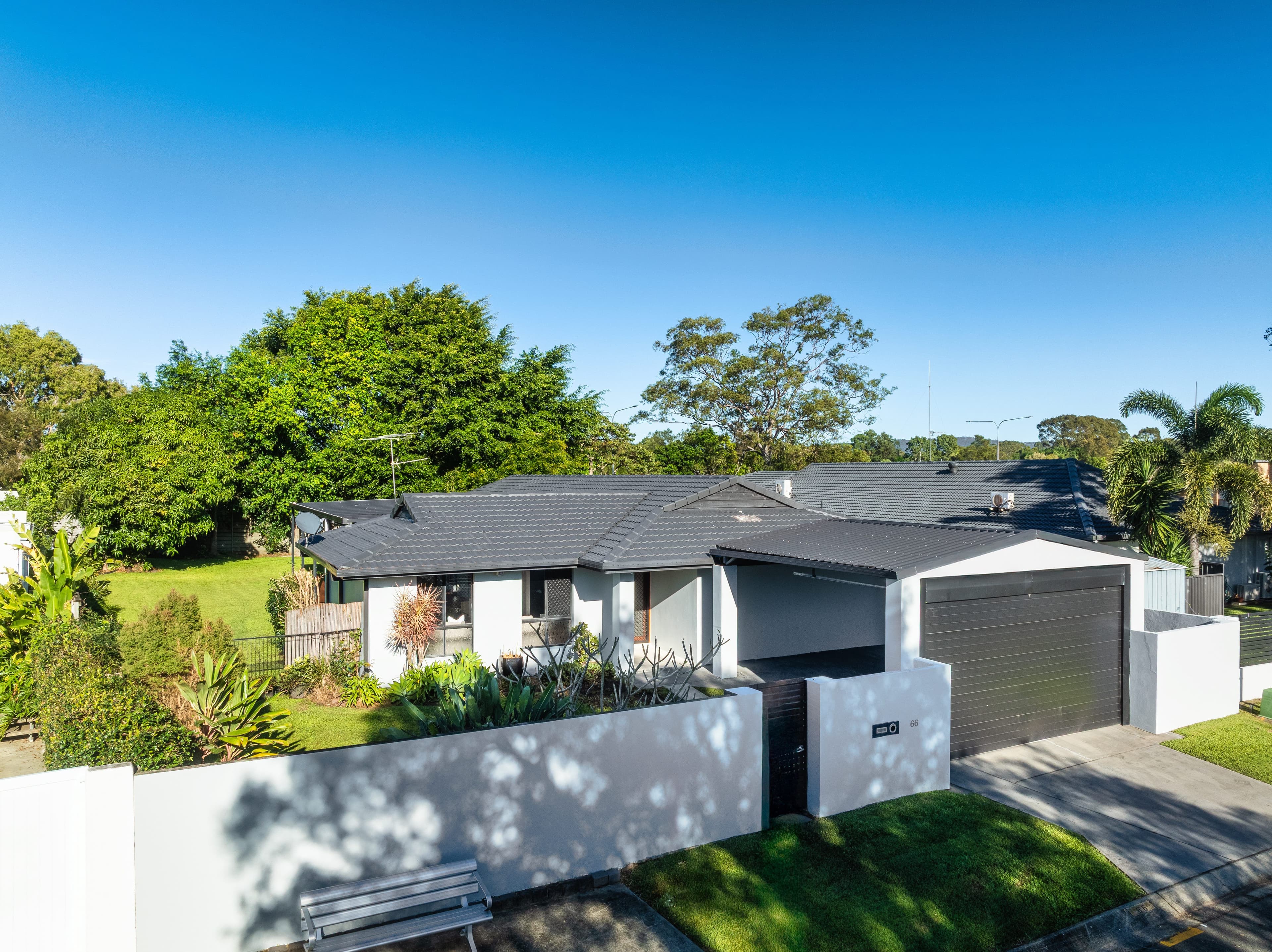 66 Barrier Reef Drive, Mermaid Waters QLD 4218, Mermaid Waters - Thumbnail 2