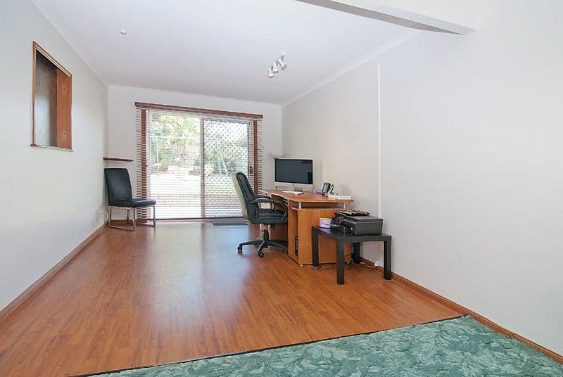211 Chambers Flat Road, CRESTMEAD QLD 4132, Crestmead - Thumbnail 5