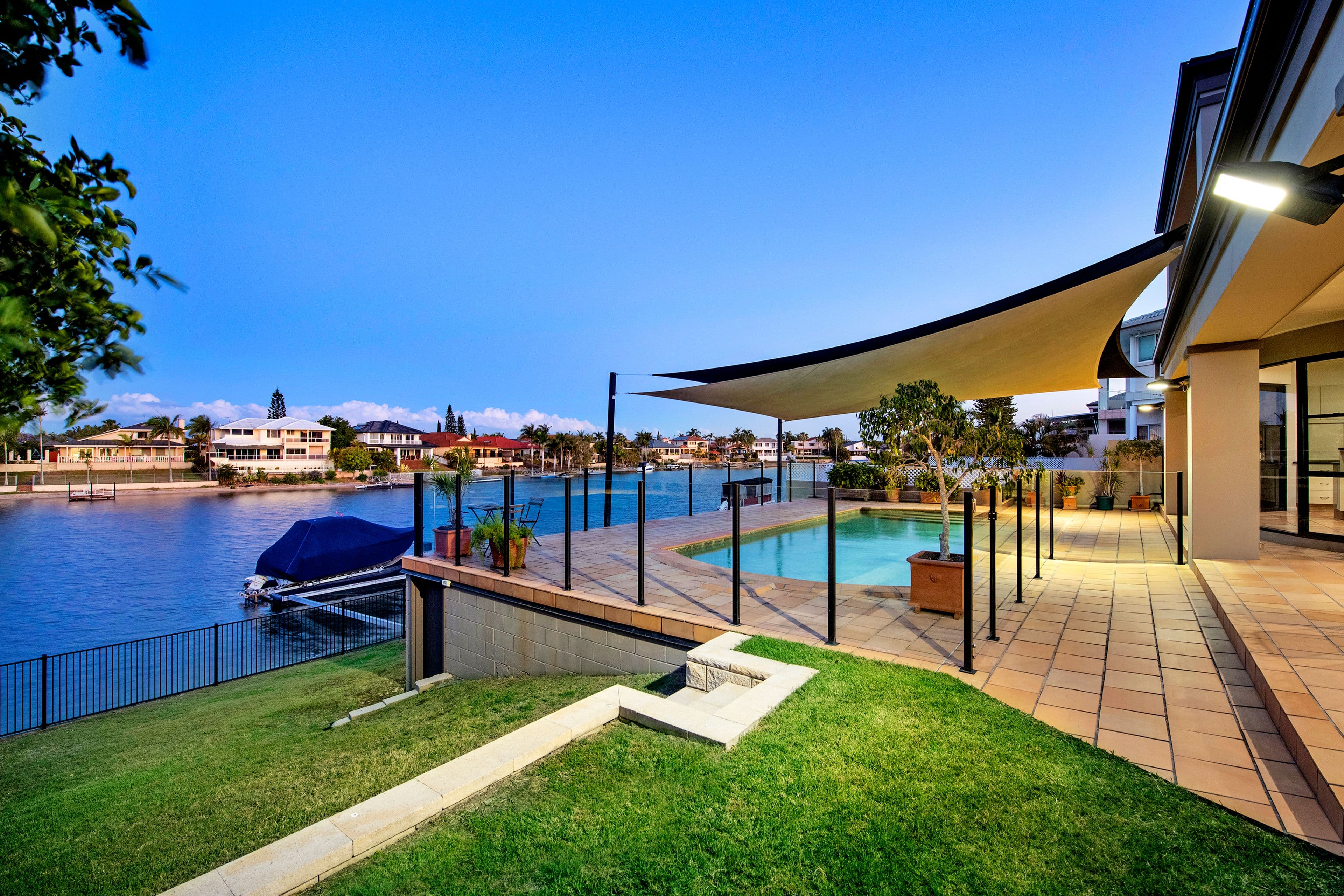 54 Edinburgh Road, Benowa Waters QLD 4217, Benowa - Thumbnail 2