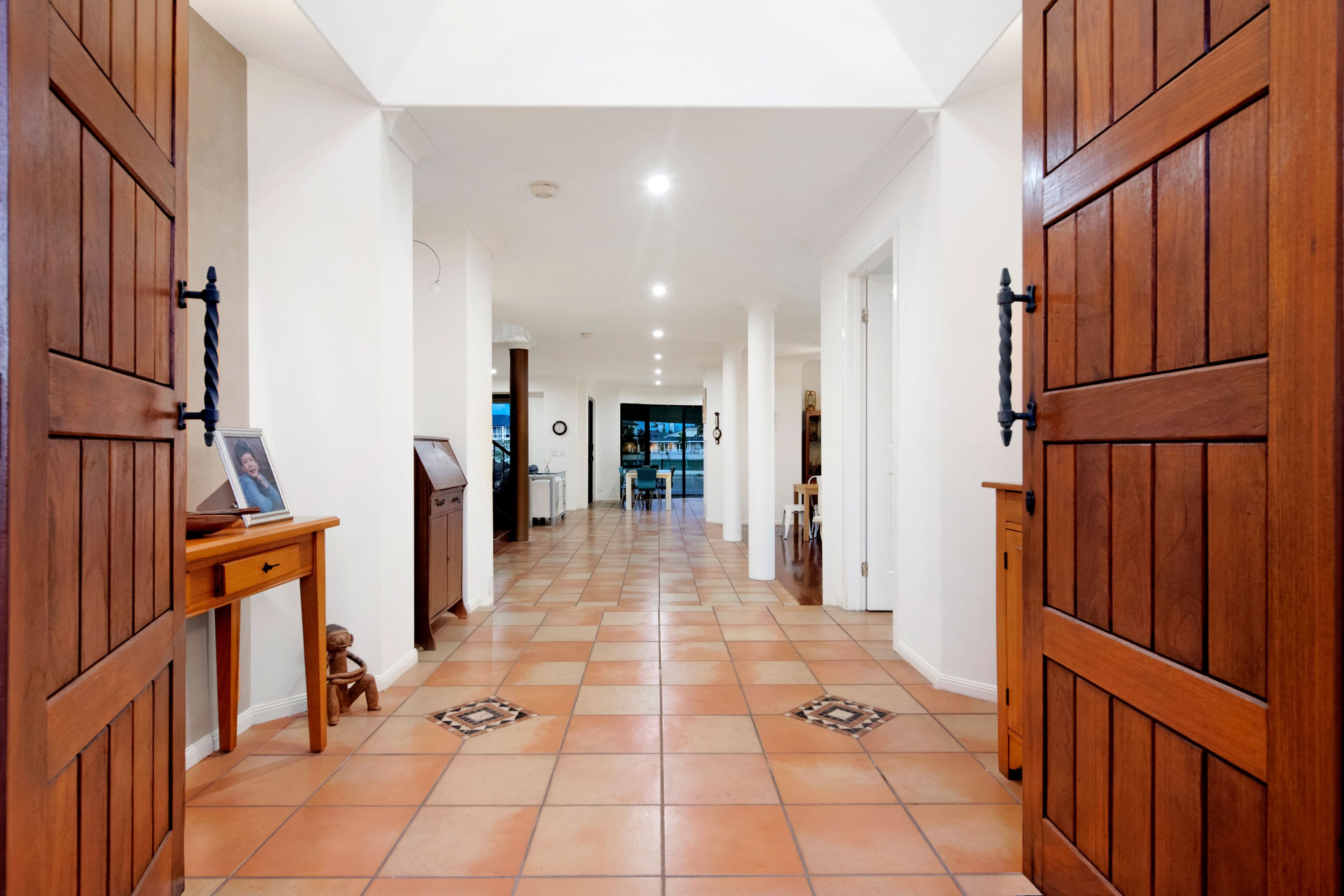 54 Edinburgh Road, Benowa Waters QLD 4217, Benowa - Thumbnail 5